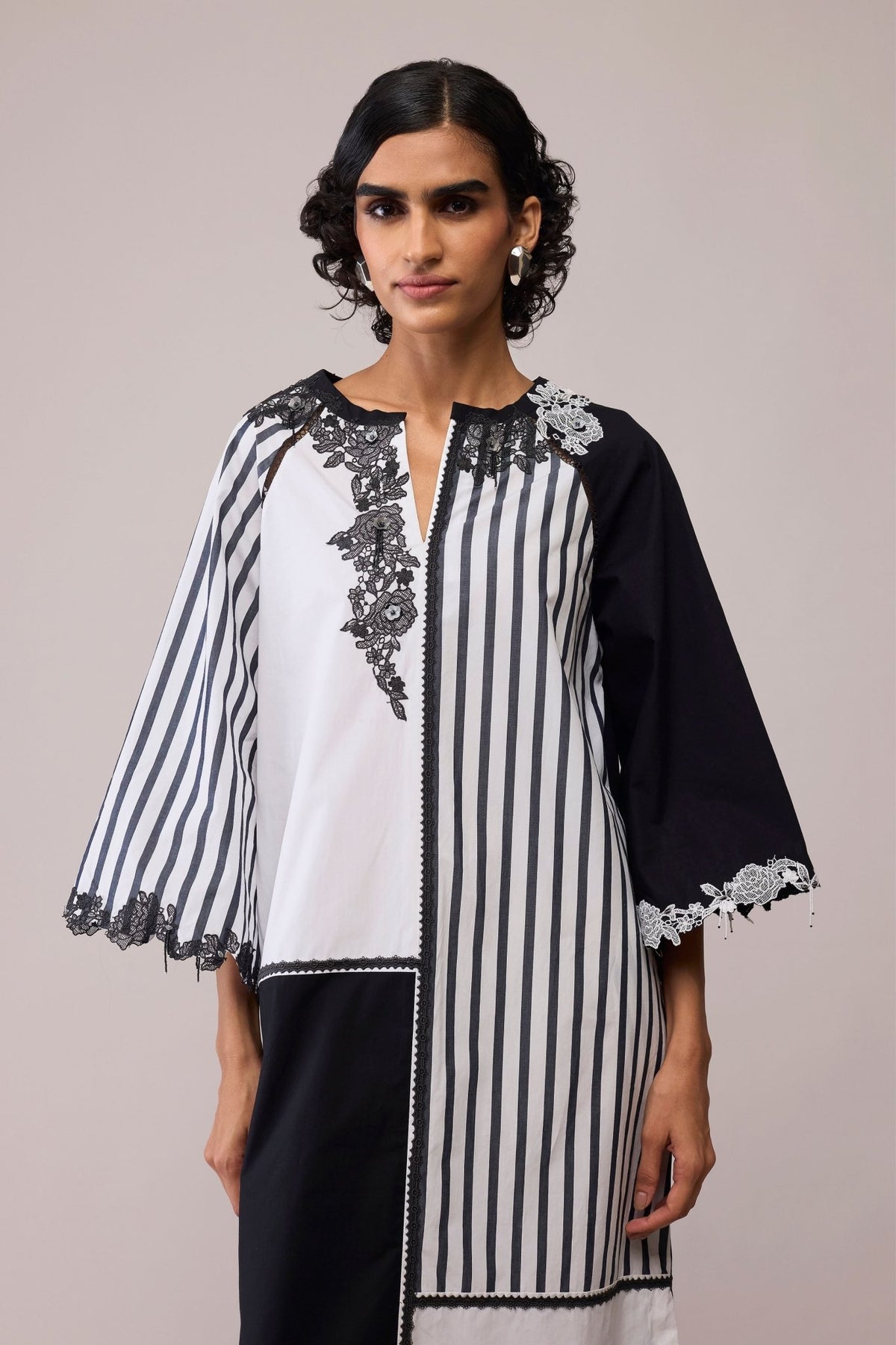 Neesa Black White Dress