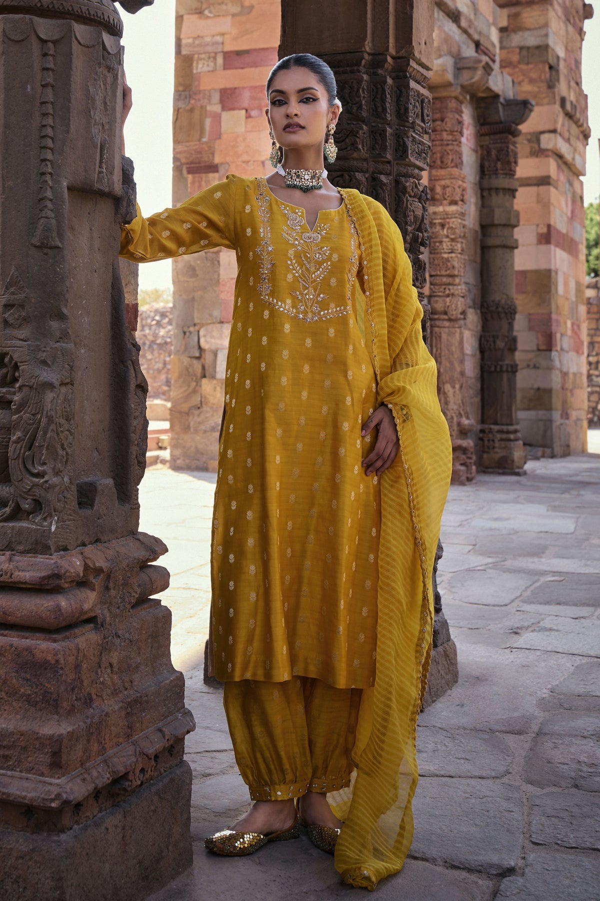 Aarna Yellow Kurta Set