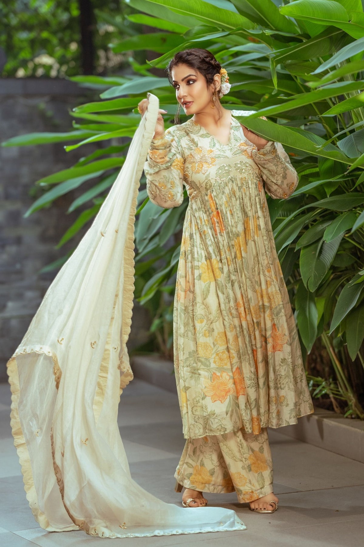 Raveena Tandon in Paulmi and Harsh