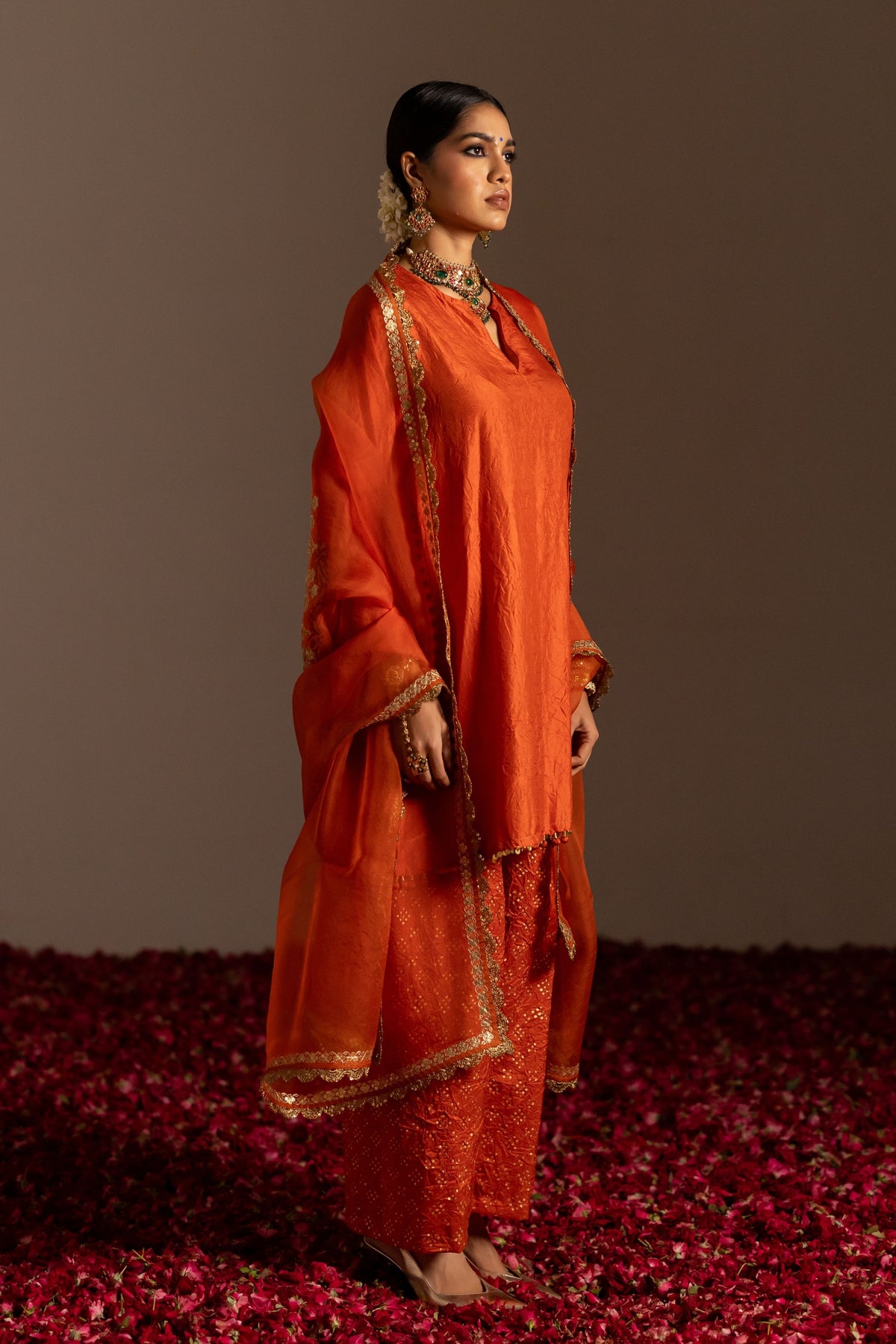 Round V-Neck Kurta Set