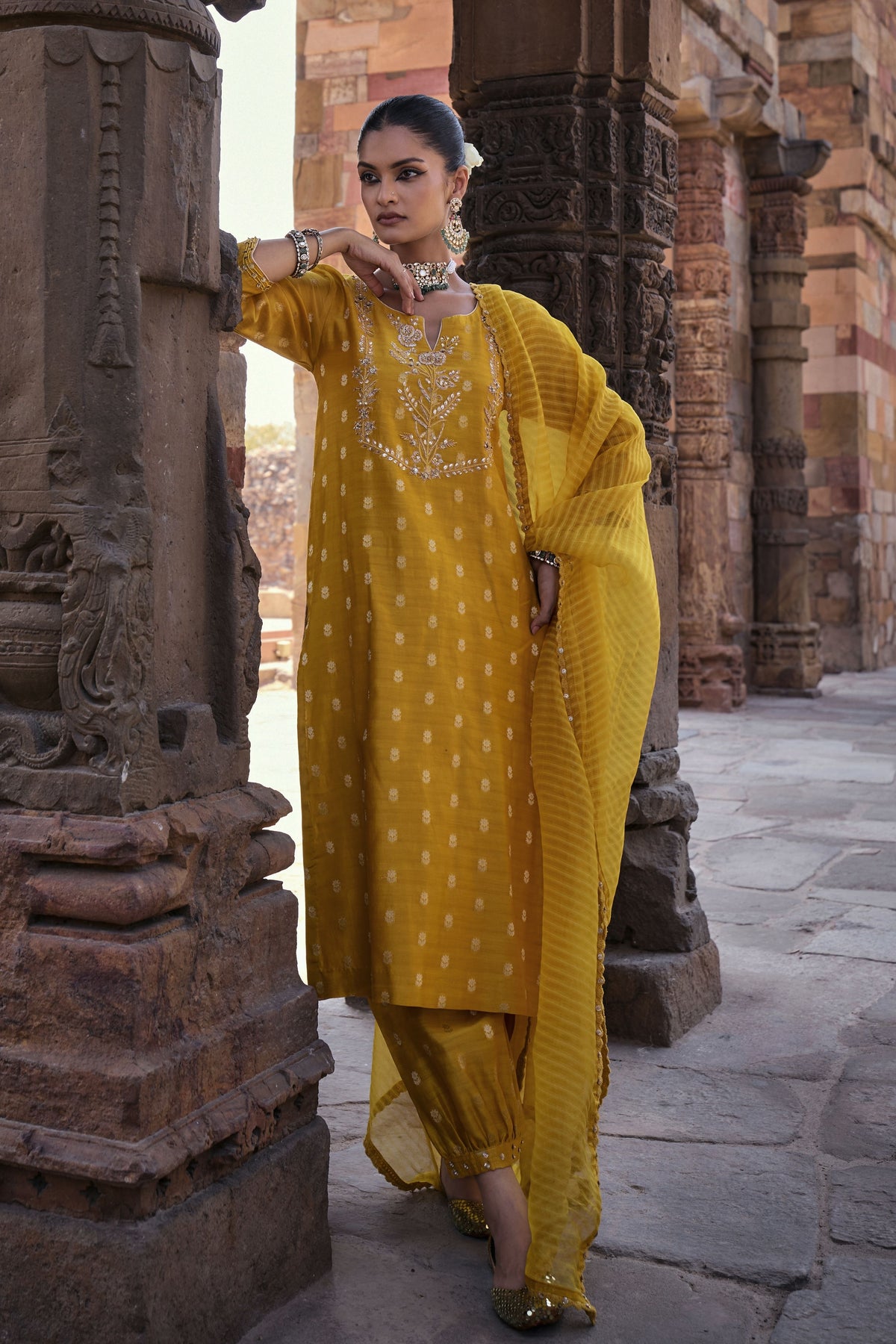 Aarna Yellow Kurta Set