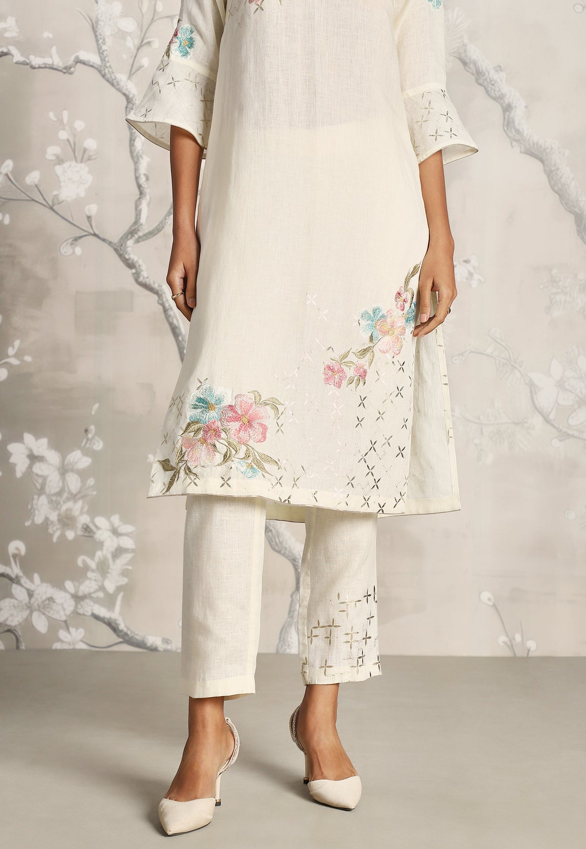 Off White Corsage Kurta Set