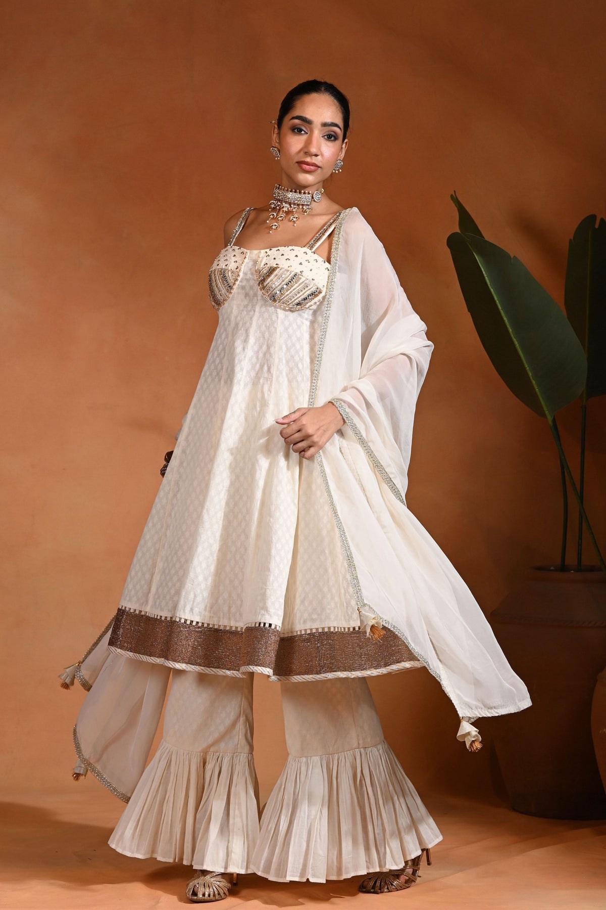Iraa Ivory Gold Set