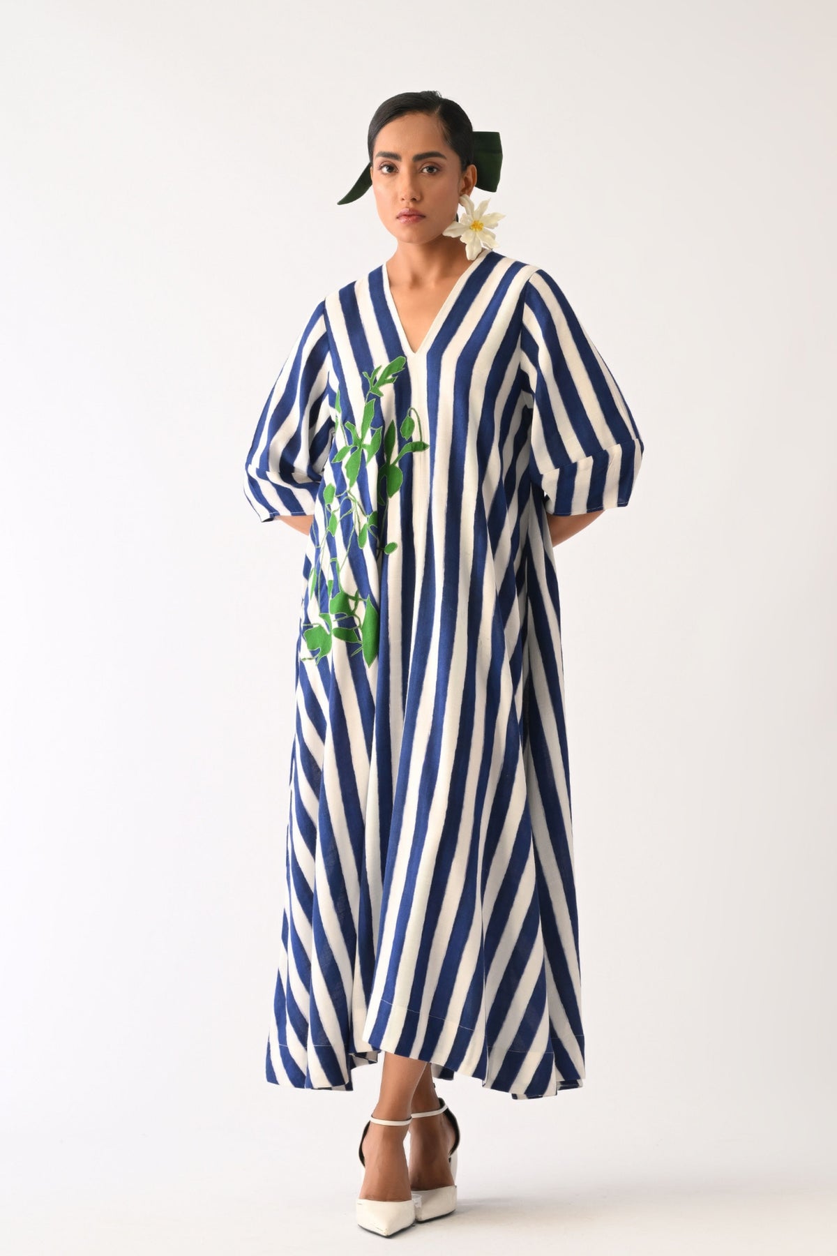 Revolt Rb Mayflower Applique Dress