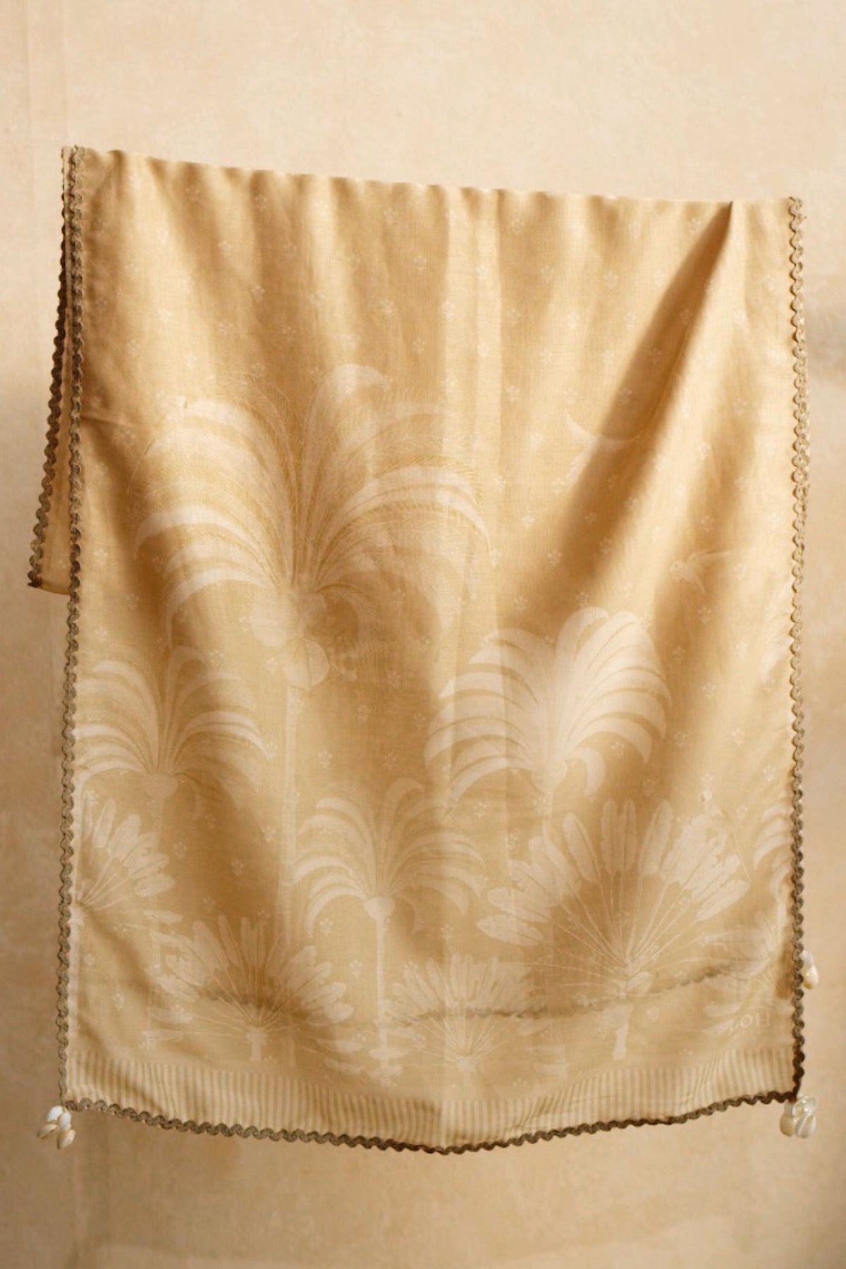 Pomo Beige Stole