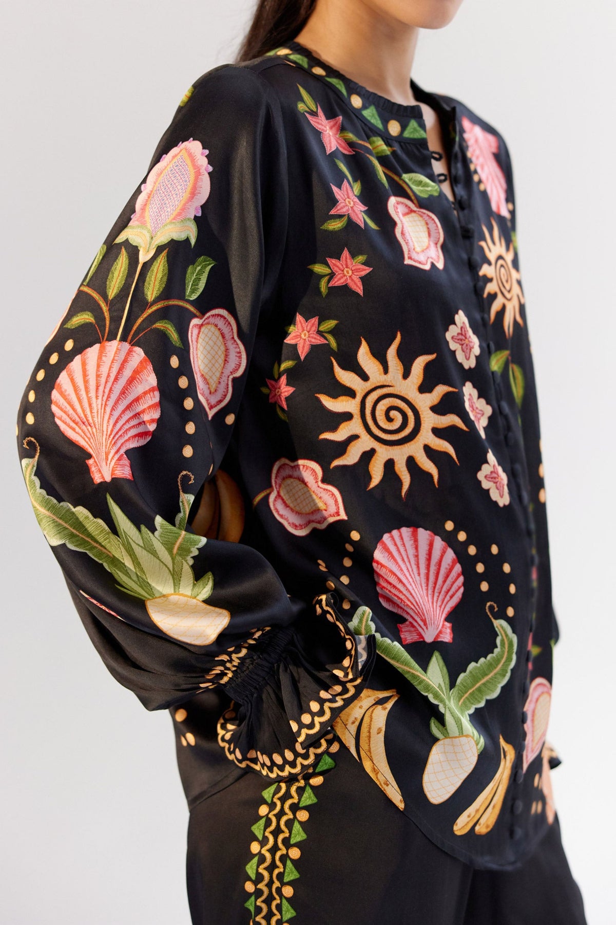 Seashell Black Ilia Pant