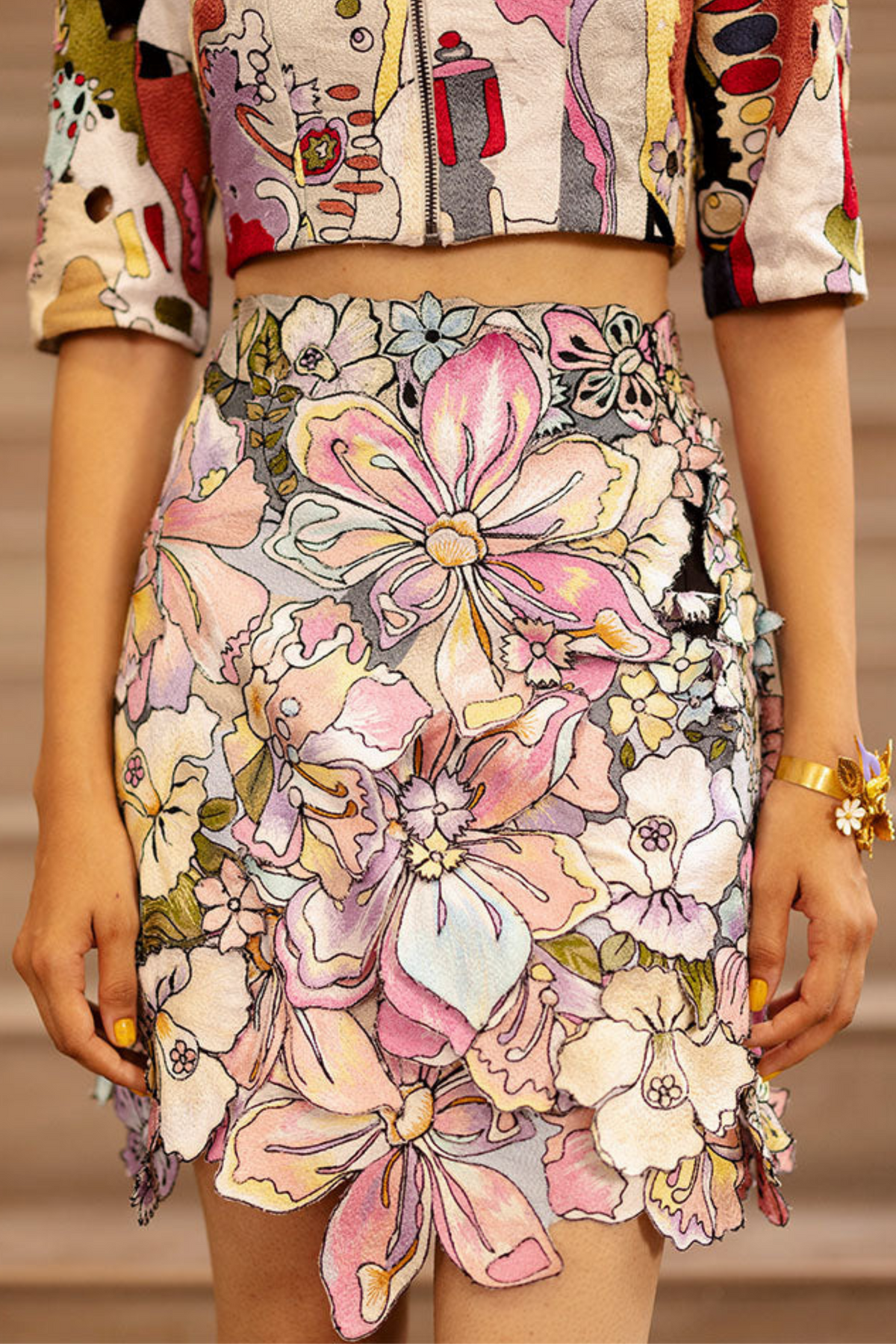 Short Skirt With Floral Threadwork
