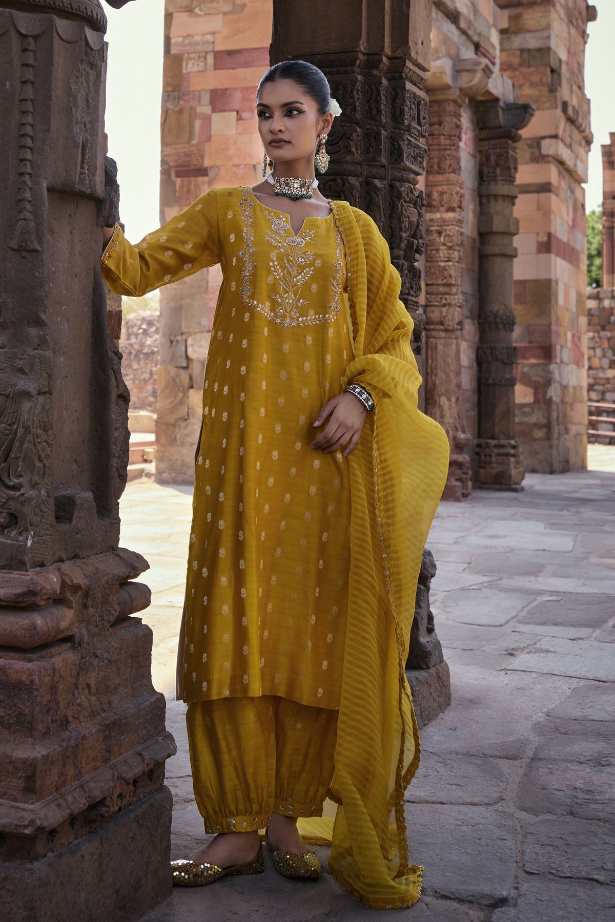 Aarna Yellow Kurta Set