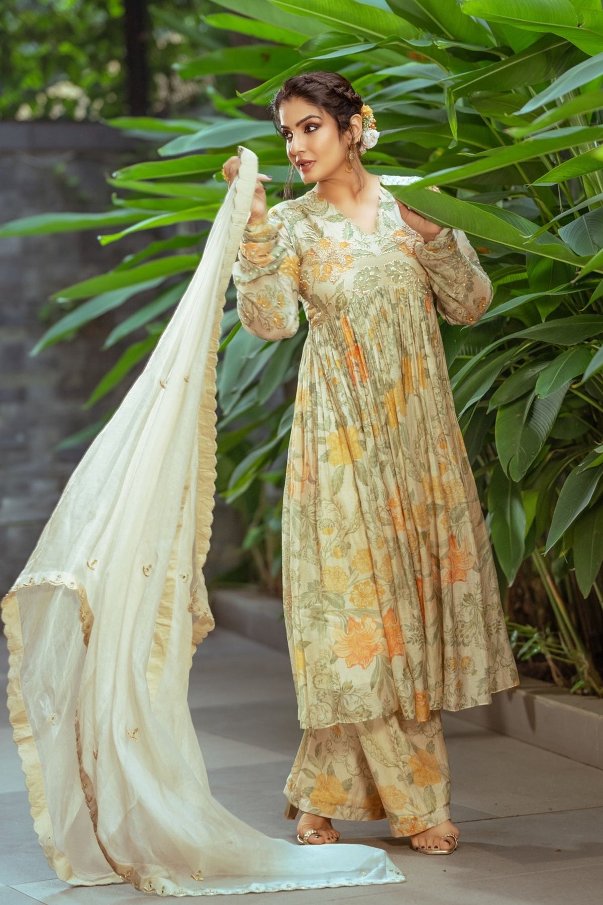 Raveena Tandon in Paulmi and Harsh