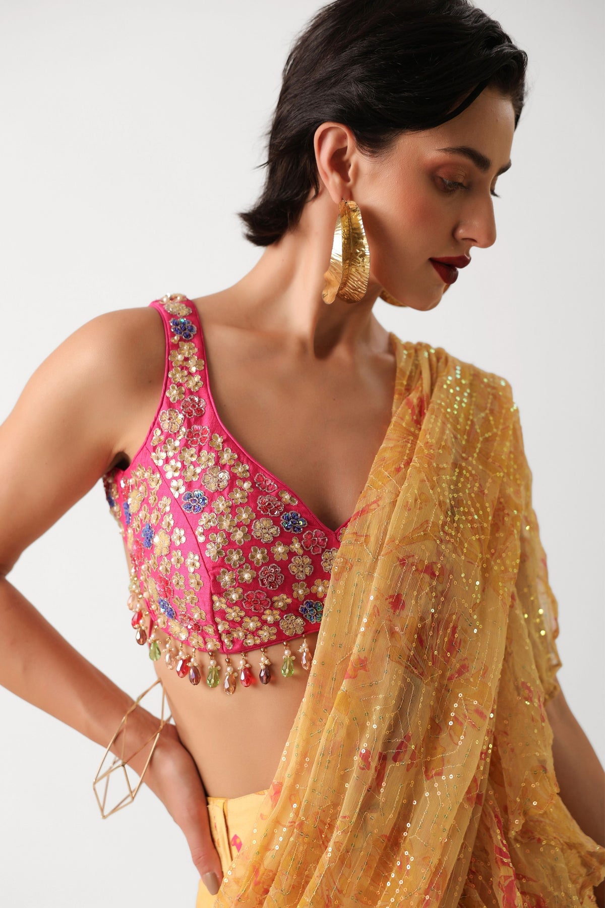 Alipore Jhilmil Saree Set