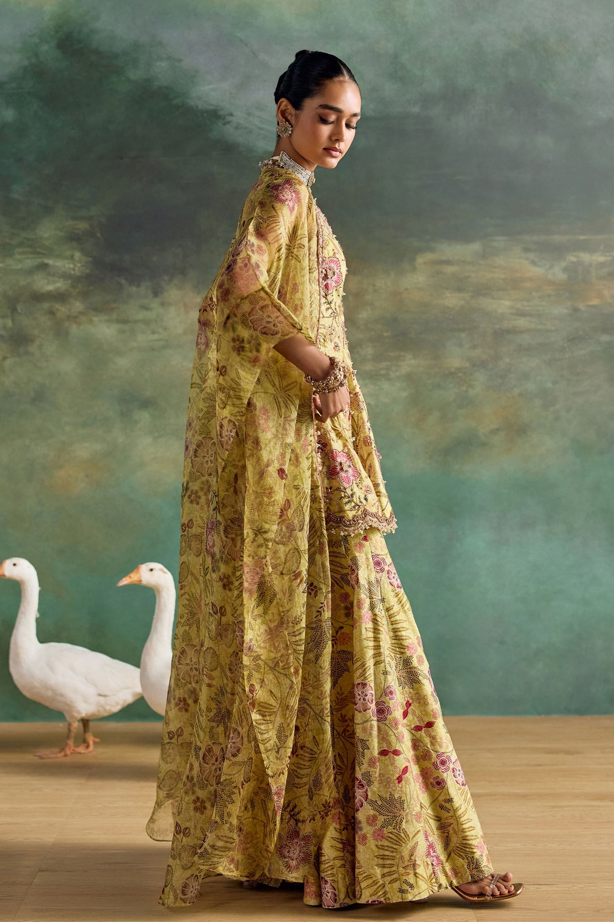 Elora Sharara Set