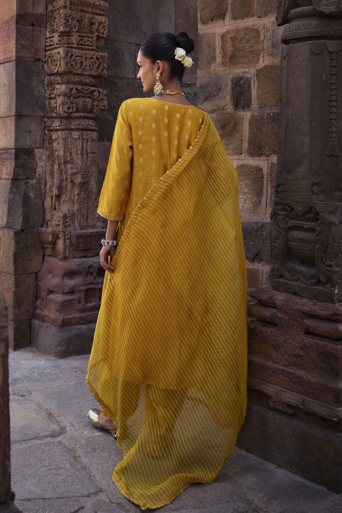 Aarna Yellow Kurta Set
