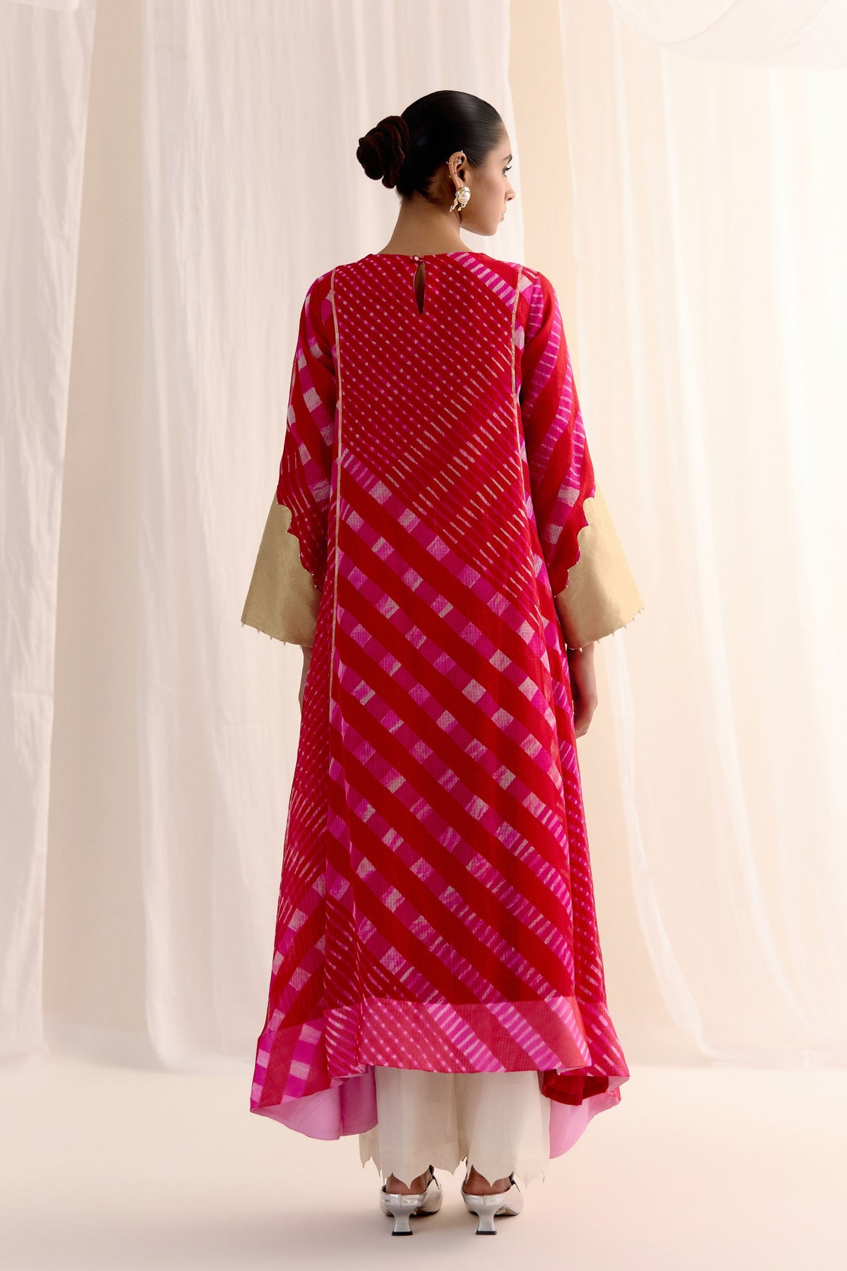 Rang-e-gulab Kurta Set