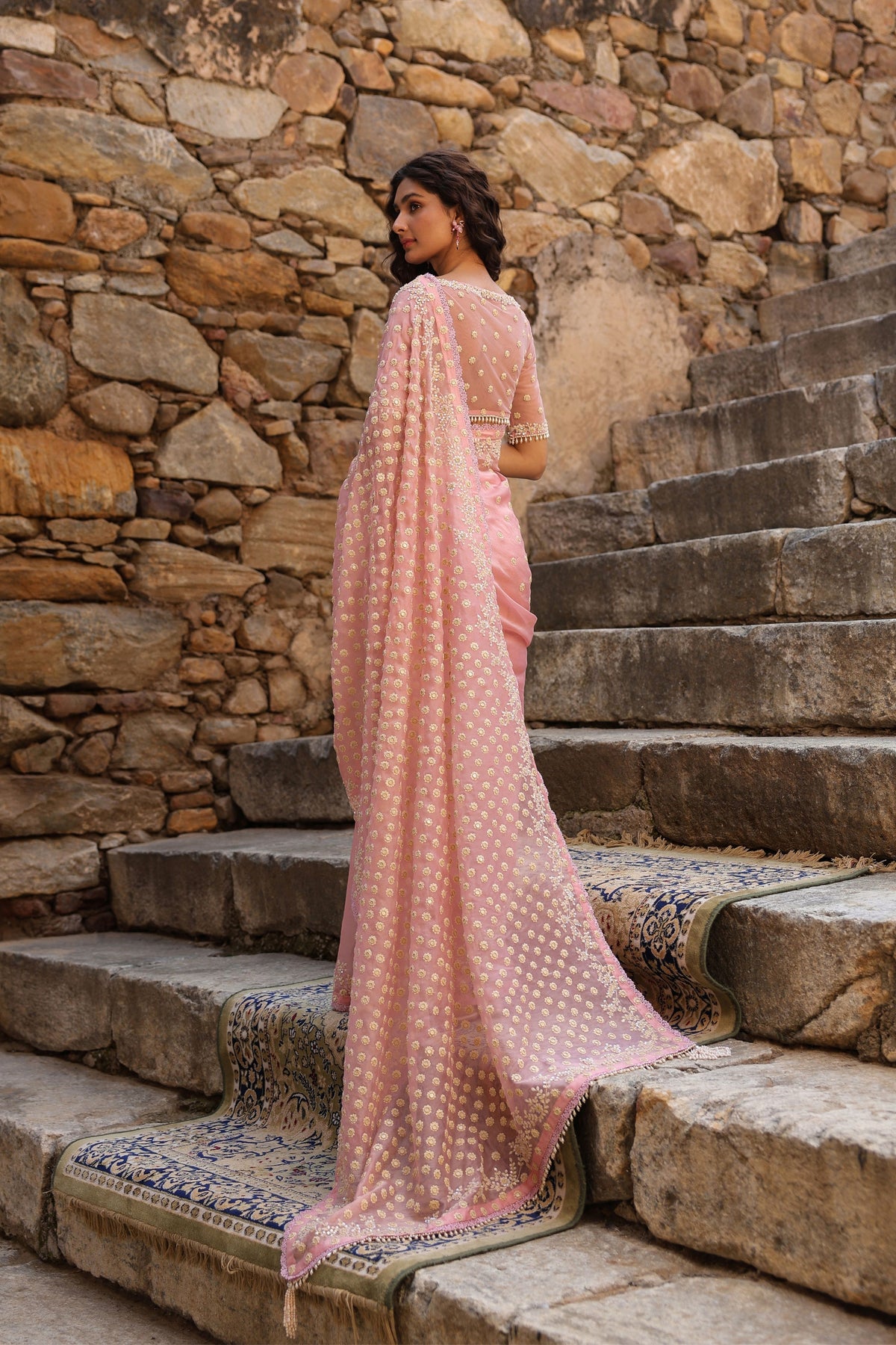 Vaayu Pink Heavy Butti Jaal Saree Set