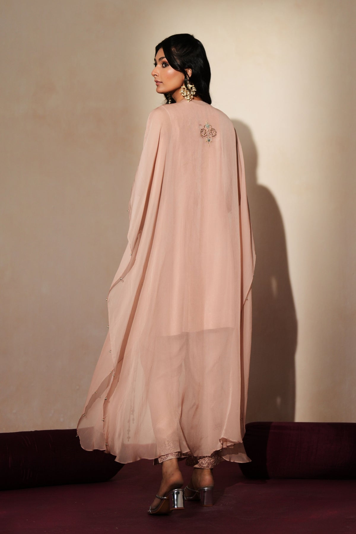 Gulabratna Cape Set
