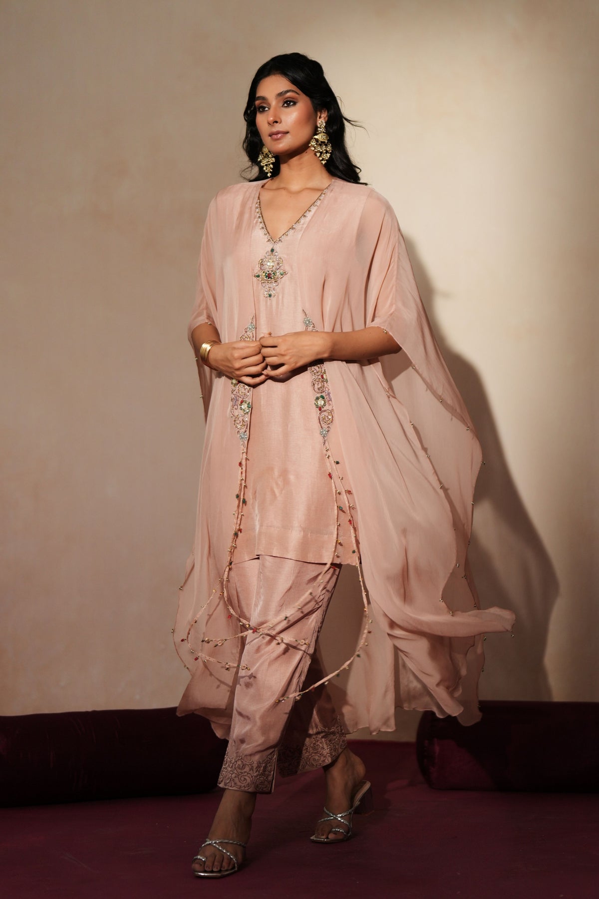 Gulabratna Cape Set