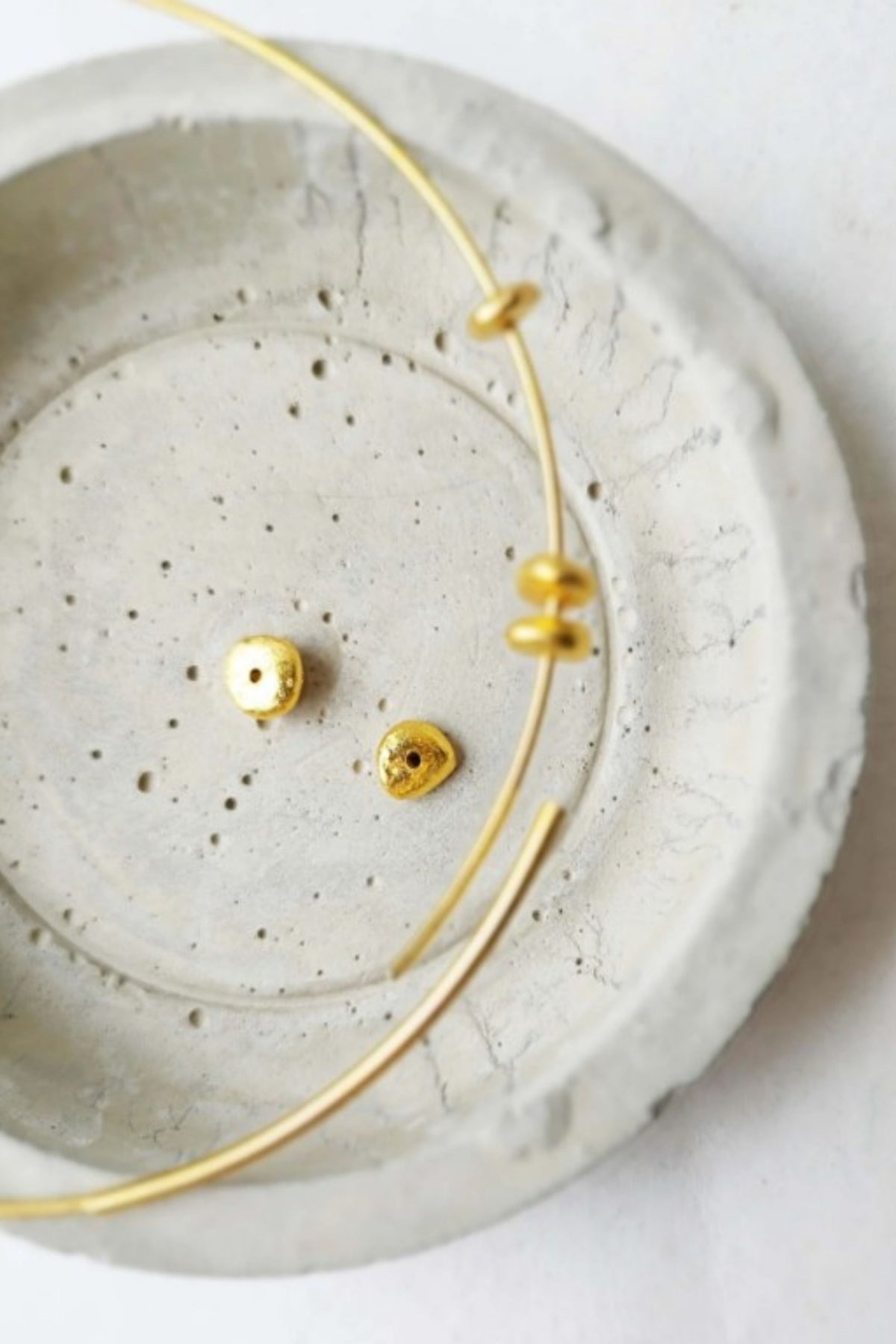 Thero Golden Choker