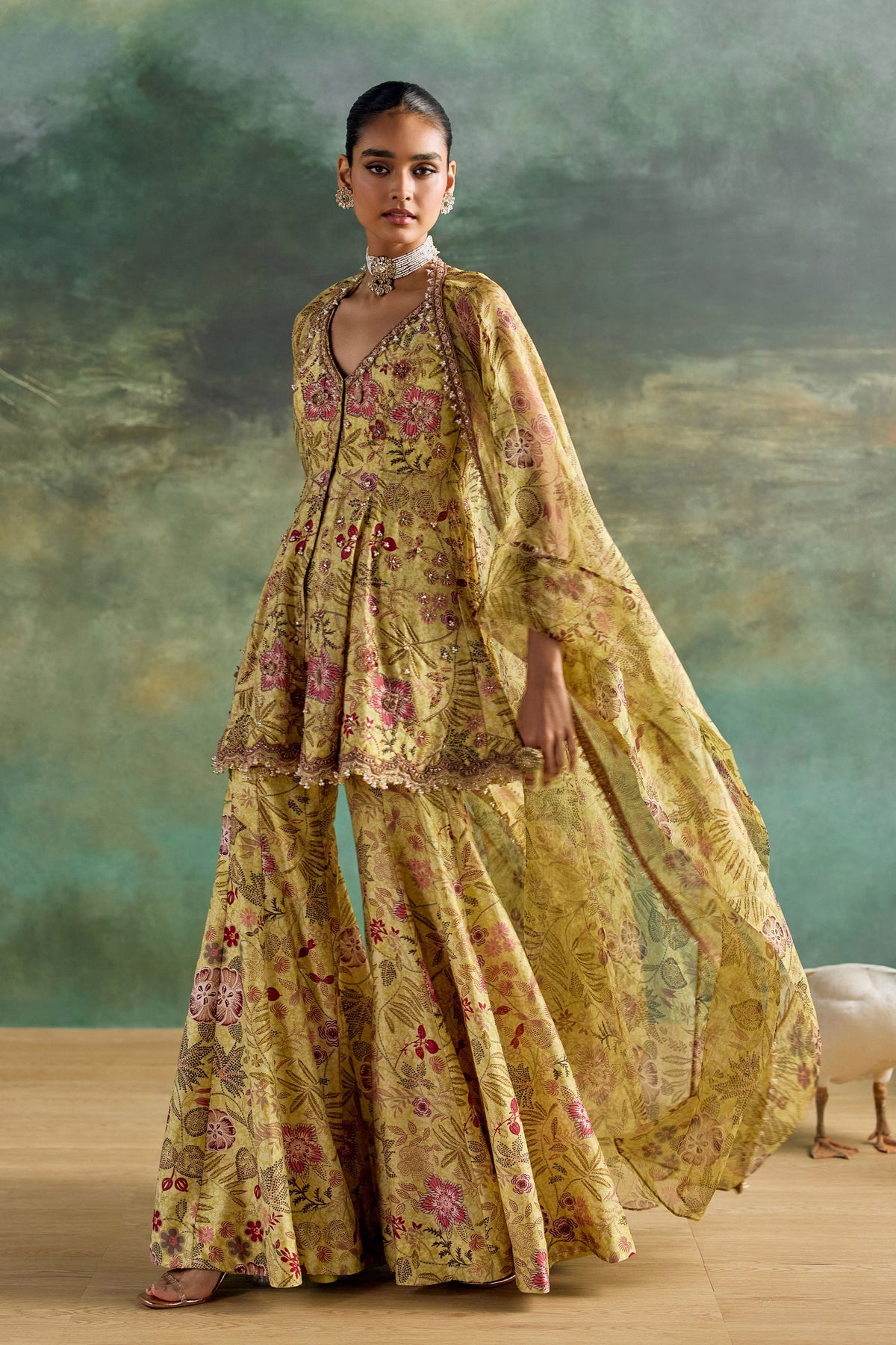 Elora Sharara Set
