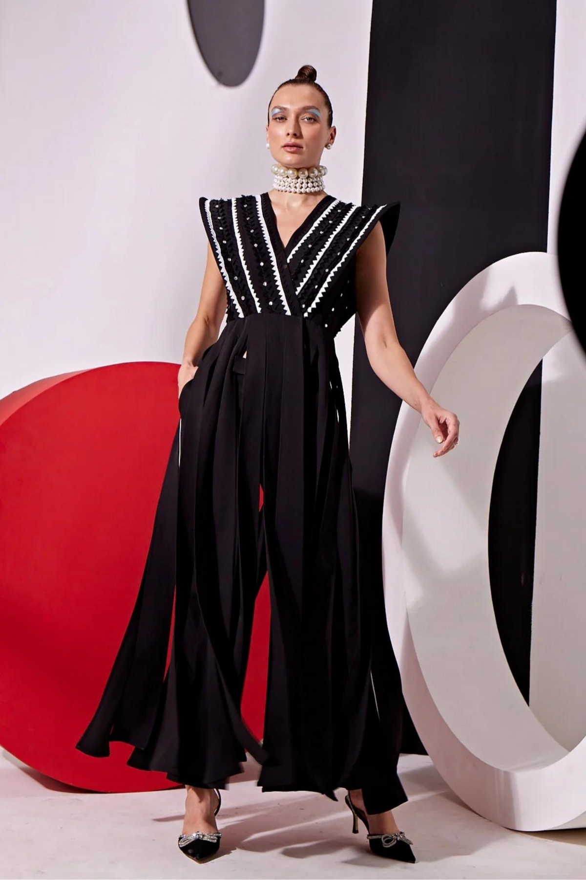 Black and White Panelled Set