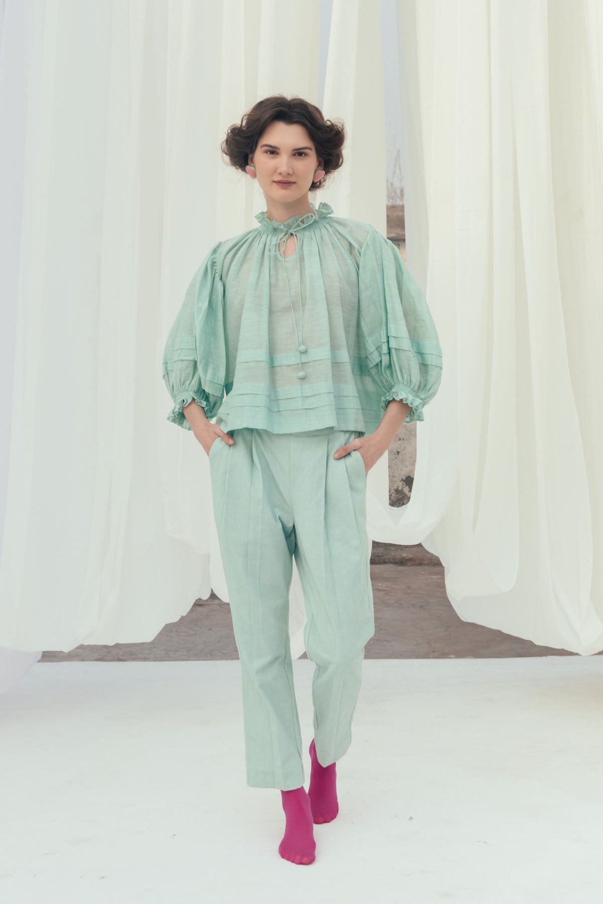 Waltz Peasant Top