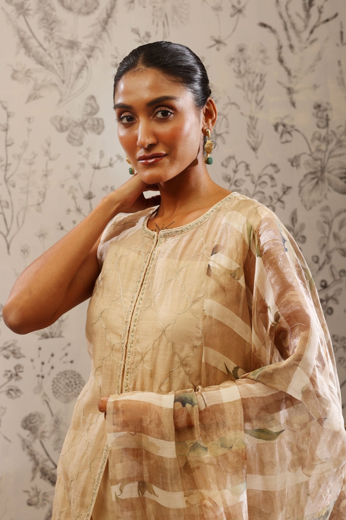 Makaranda Off White Kurta Set - Taisha - Elahe