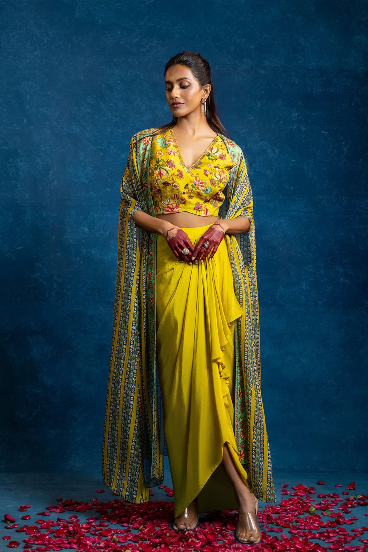 Aarani Cape Set