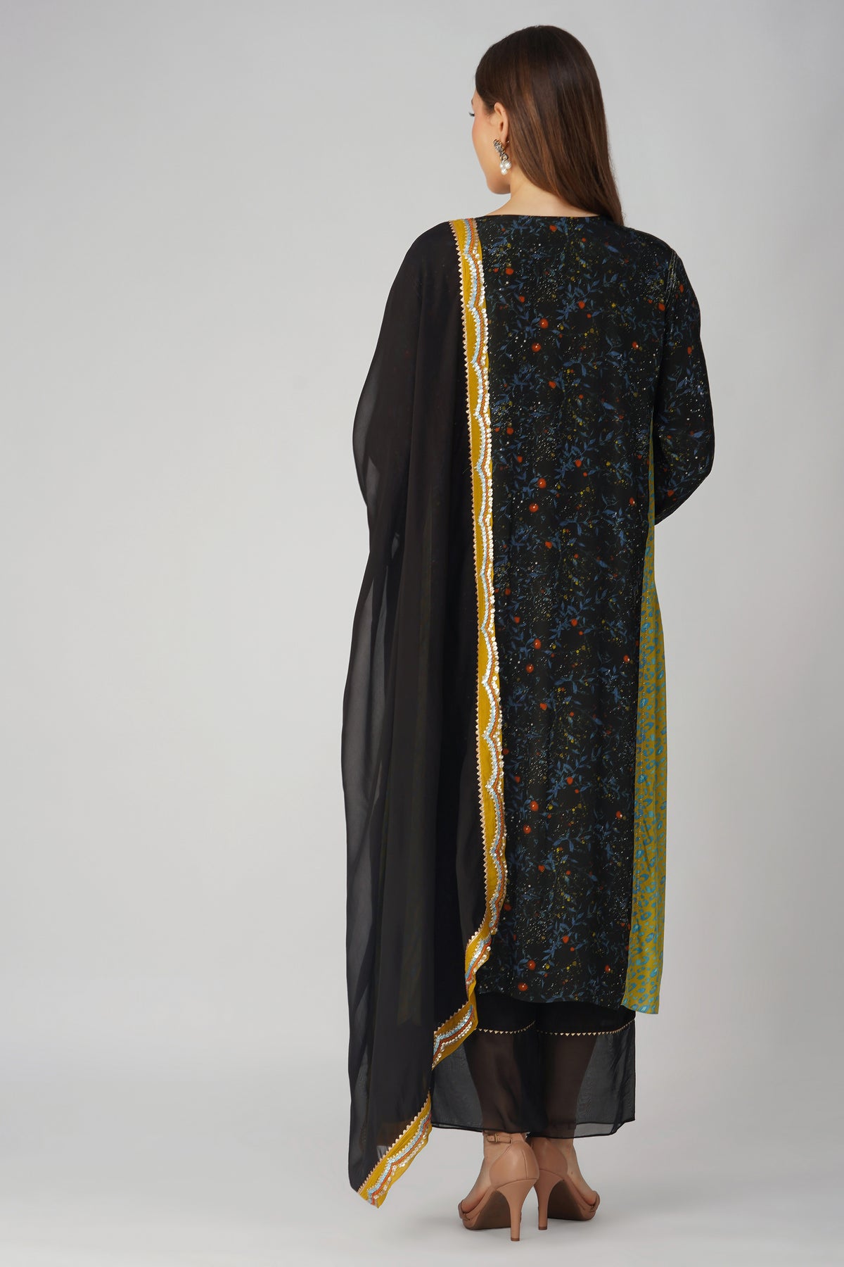 Small Leaf Print Panelled Kurta Set