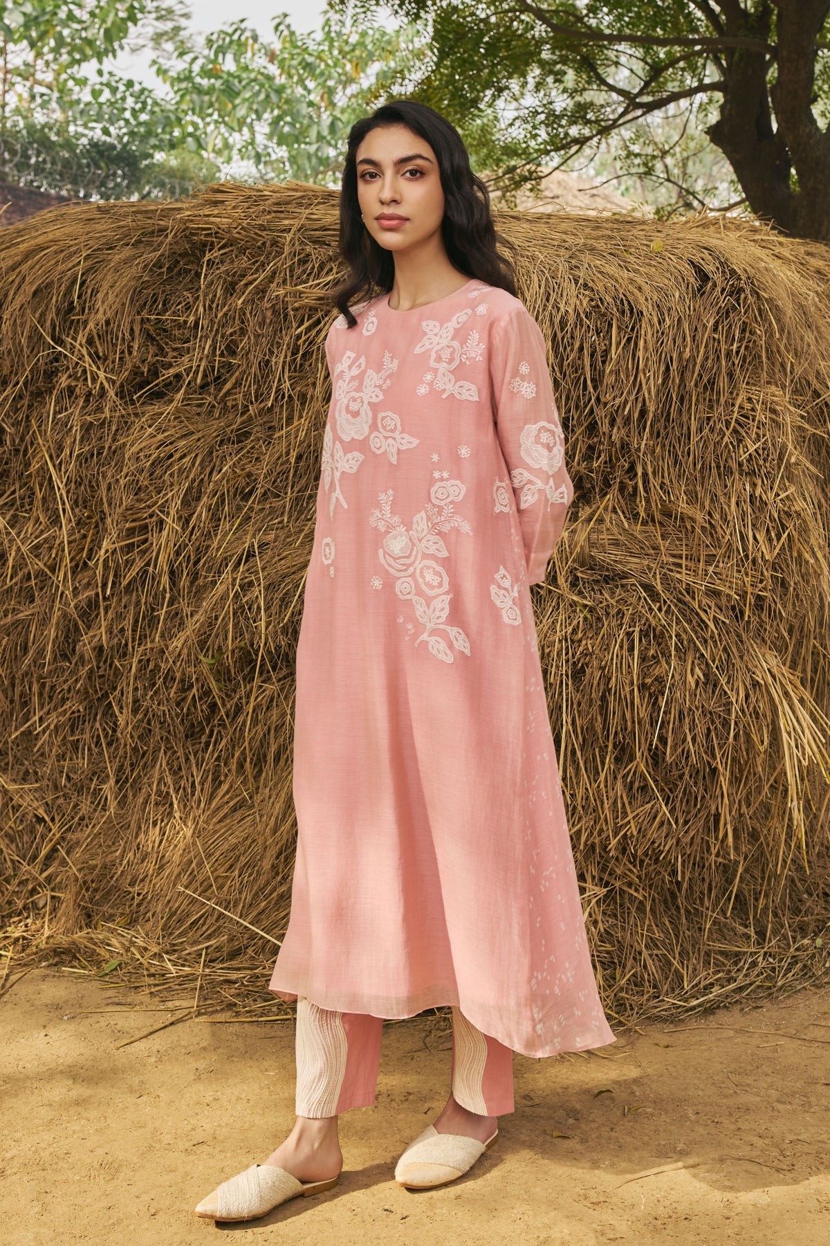 Tulip Floral Applique Kurta With Pants
