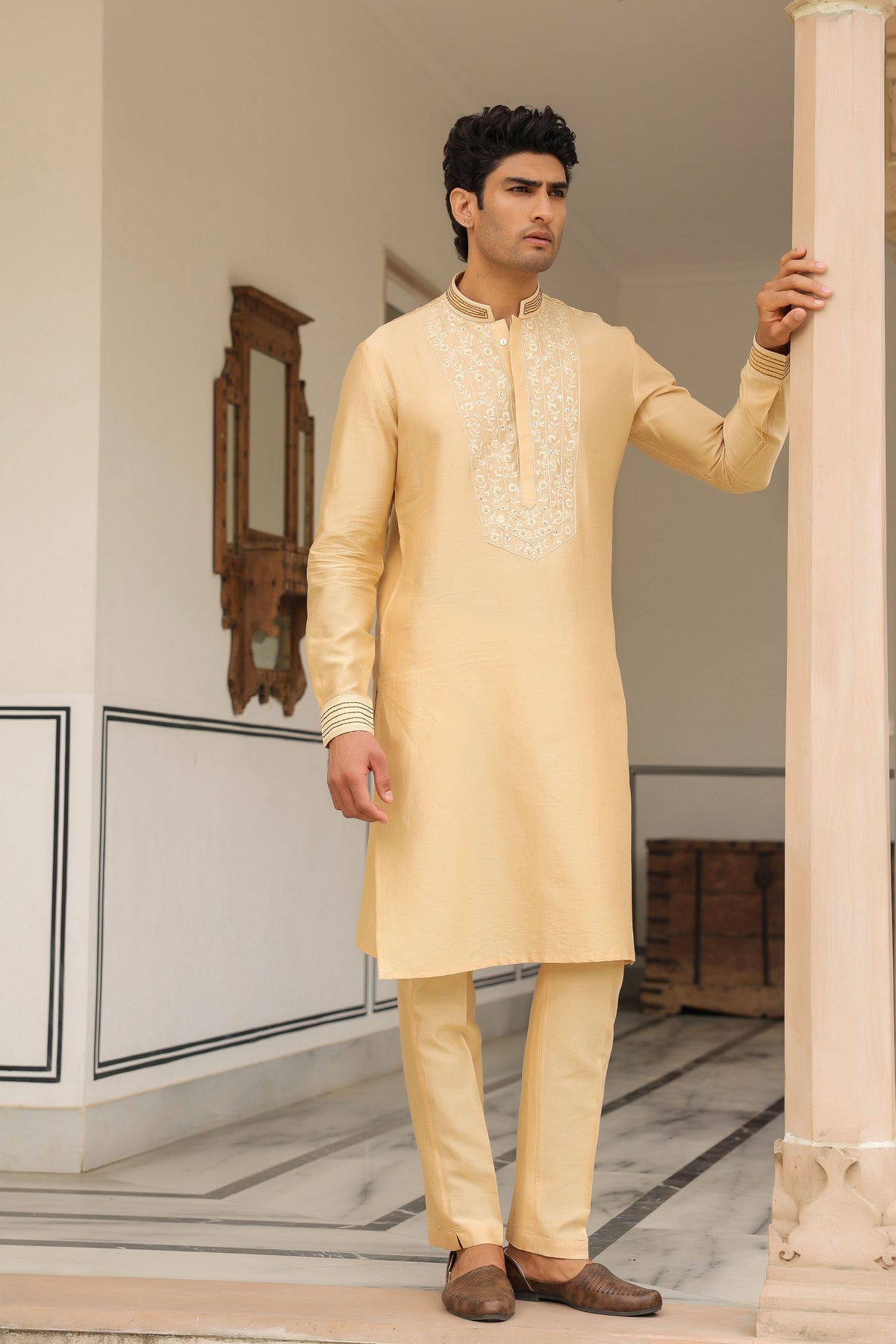 Gulzar Beige Jaal Embroidered Bandi