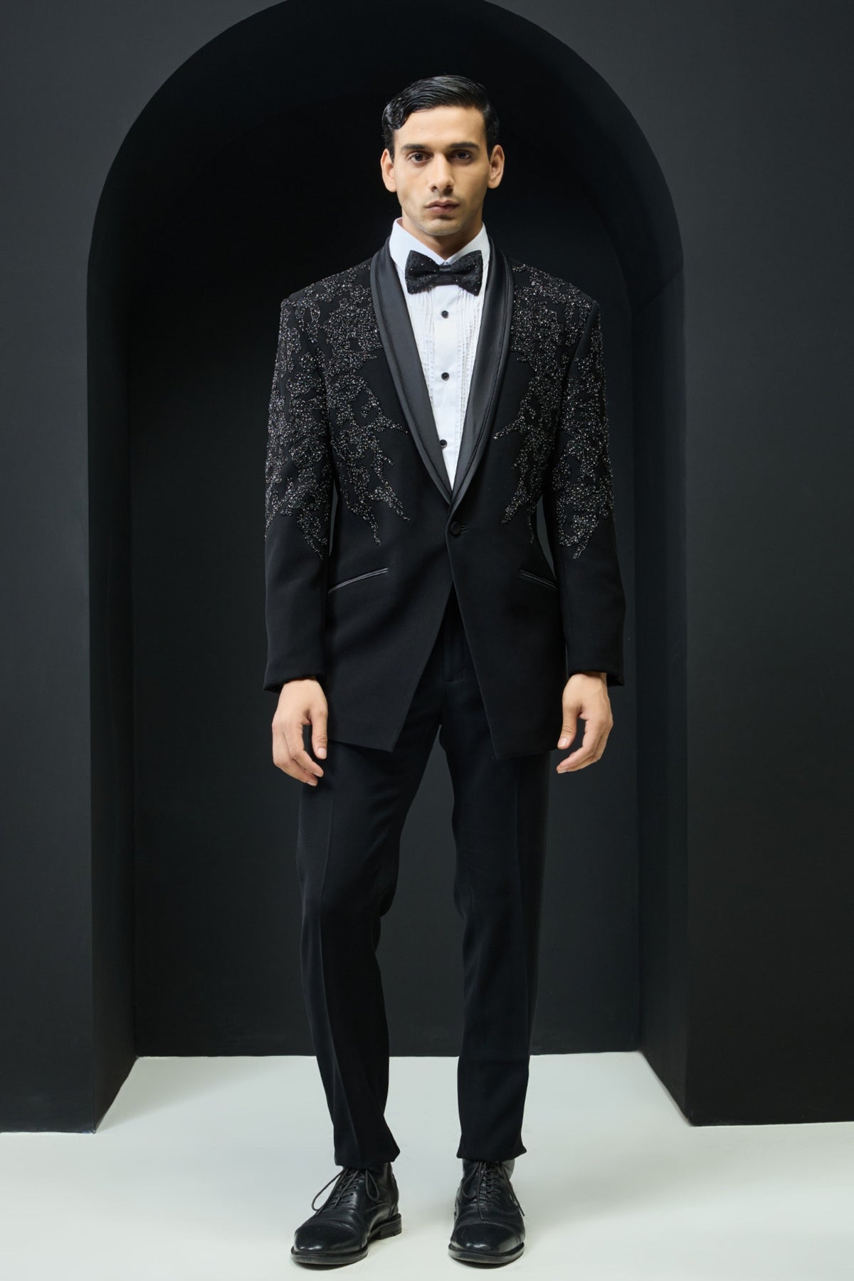 Zari Pearl Tuxedo