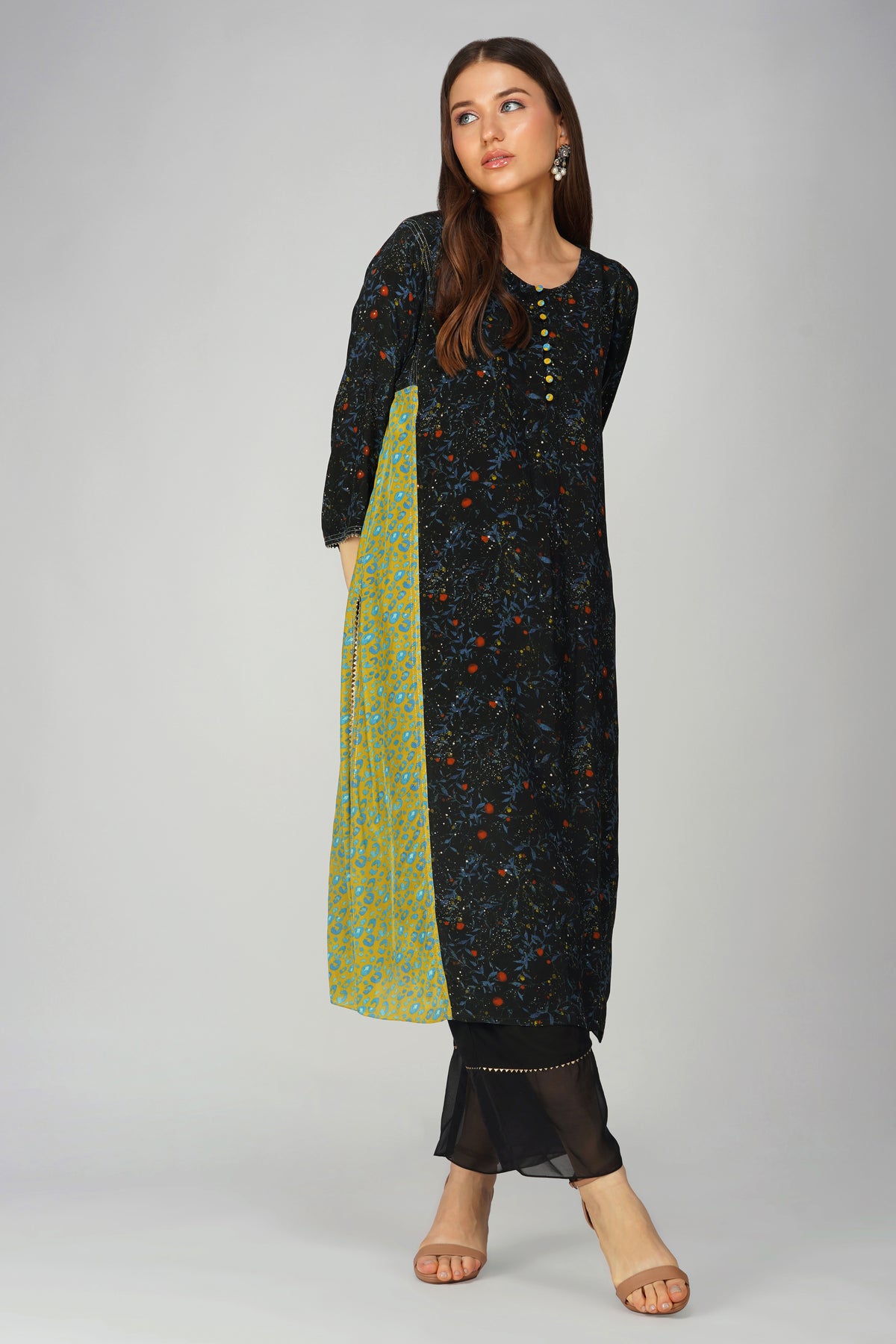 Small Leaf Print Panelled Kurta Set