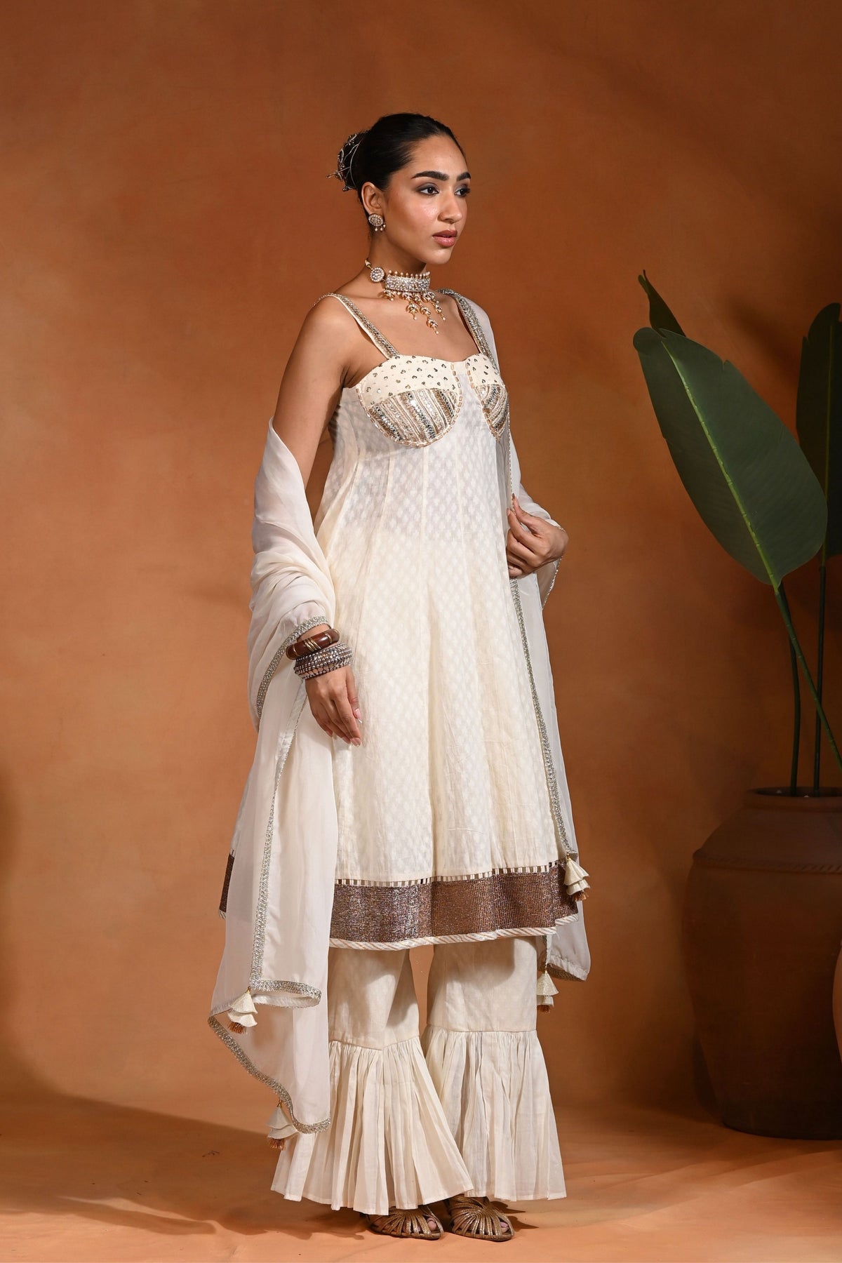 Iraa Ivory Gold Set
