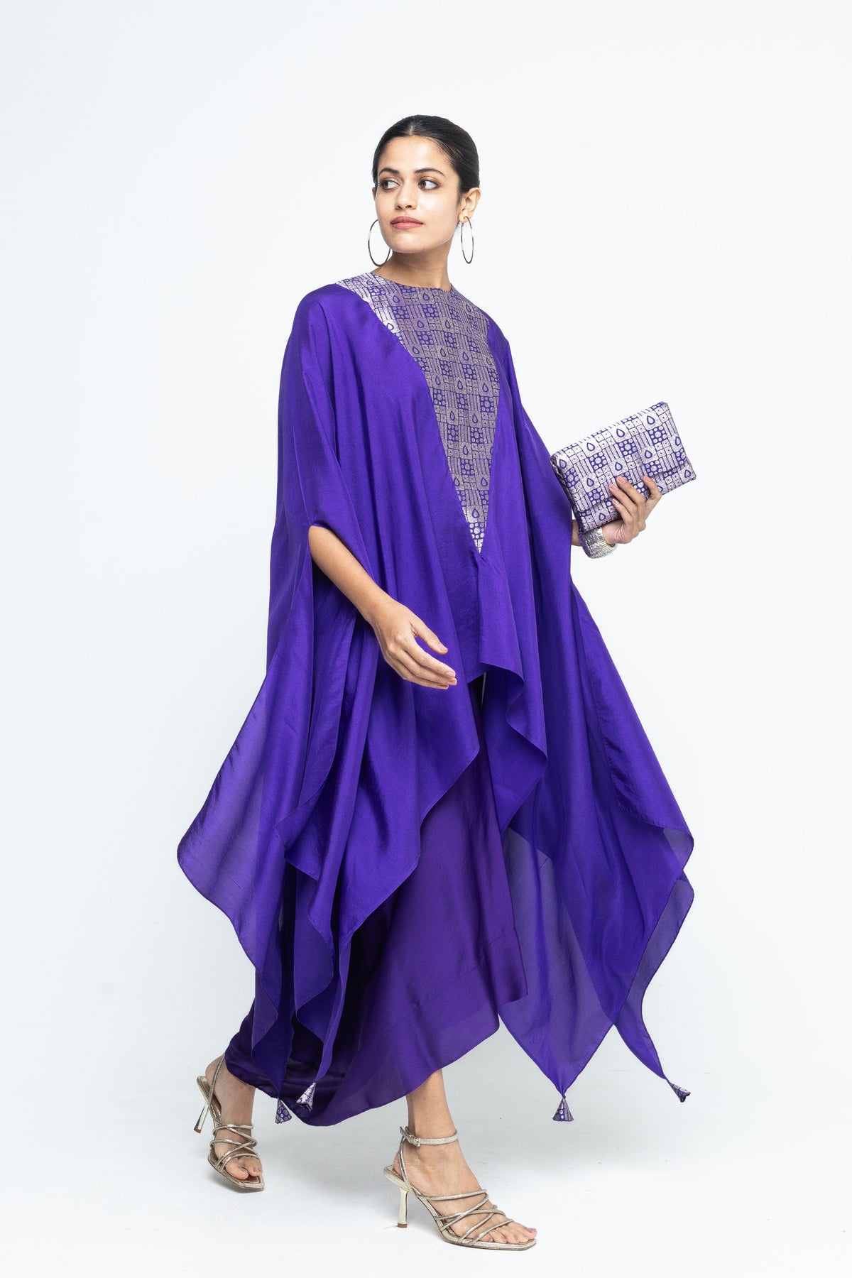 Statement Asymmetrical Cape Set
