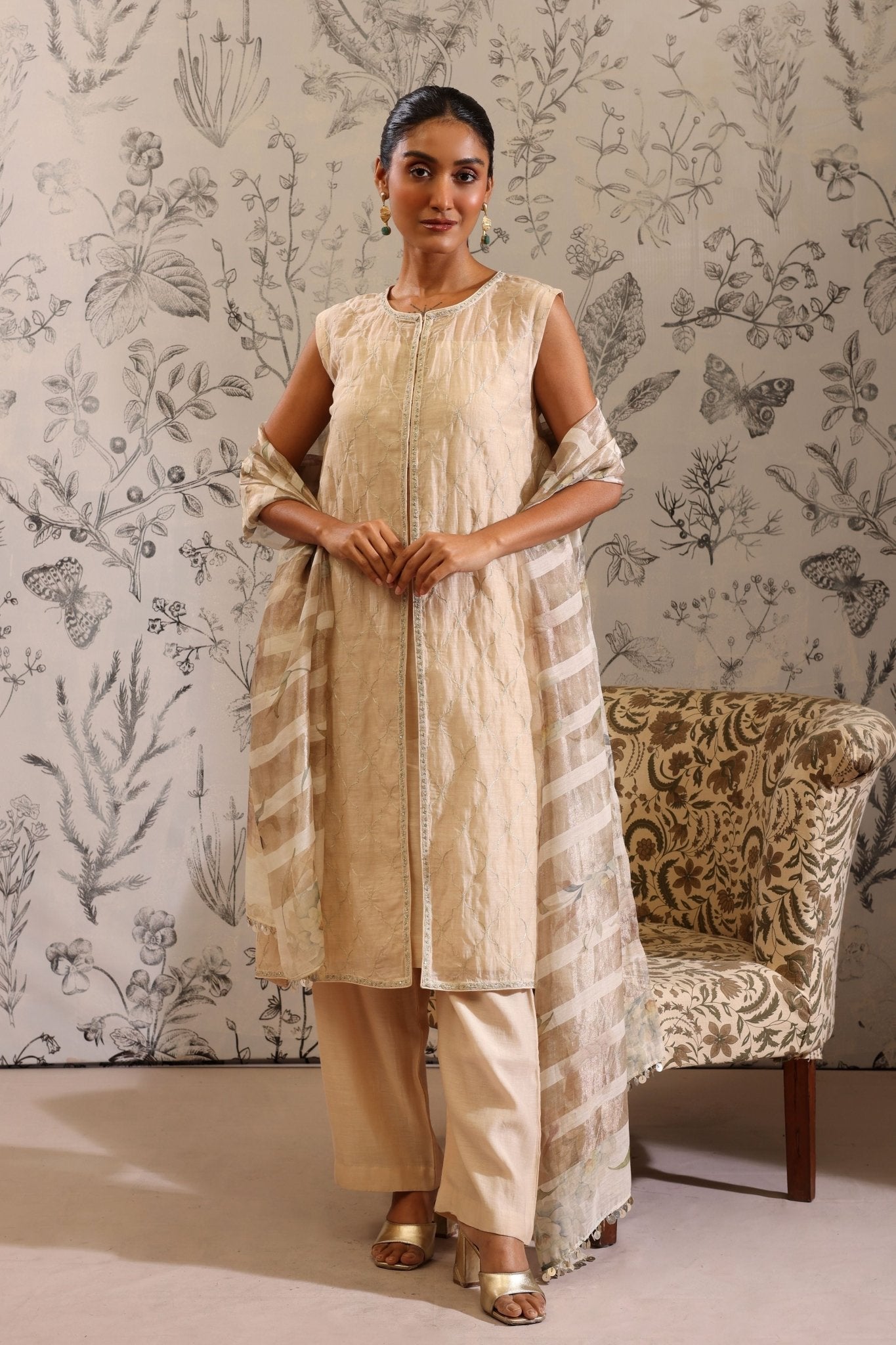 Makaranda Off White Kurta Set - Taisha - Elahe