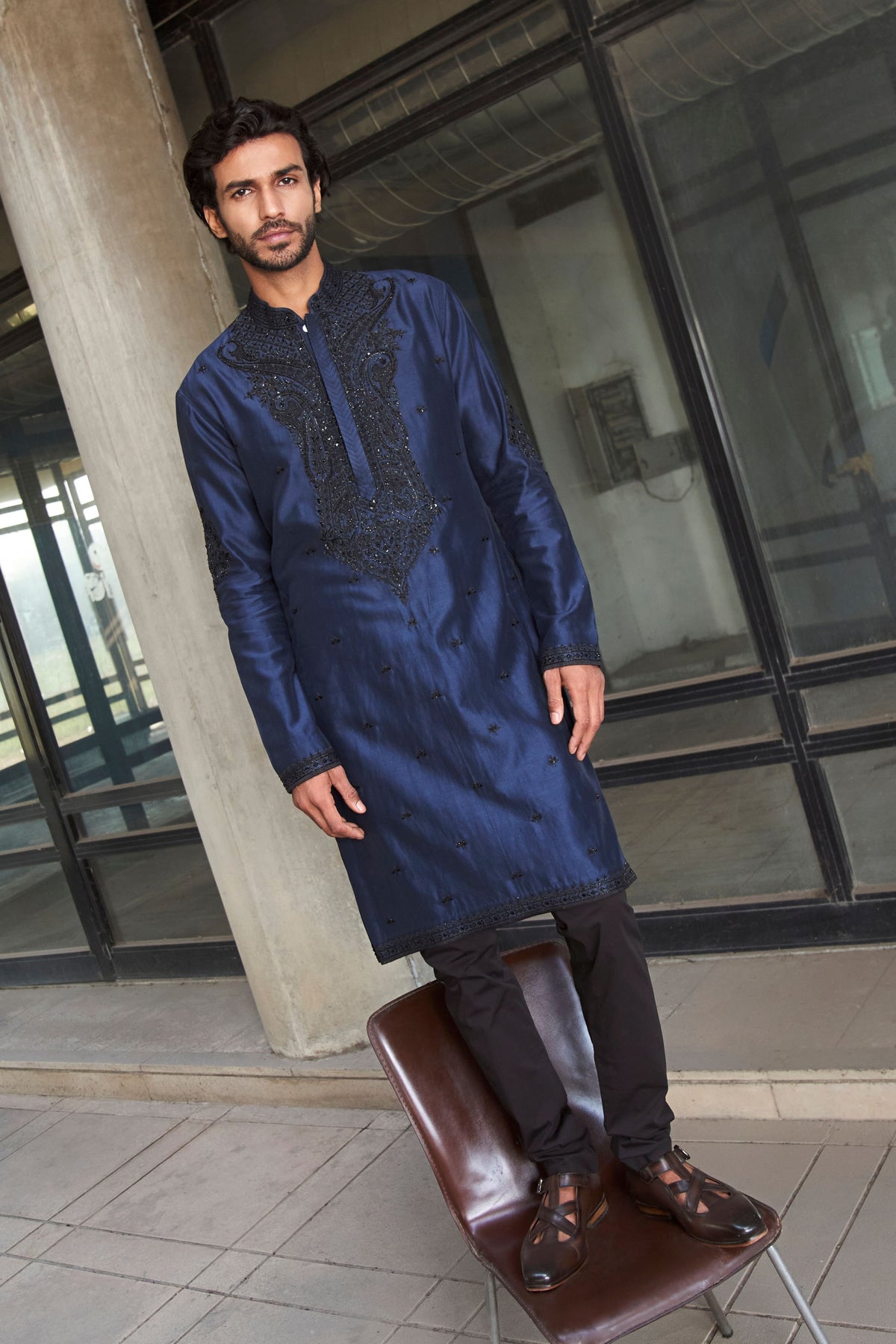 Kashmiri Paisley With Lotus Butties Kurta Set