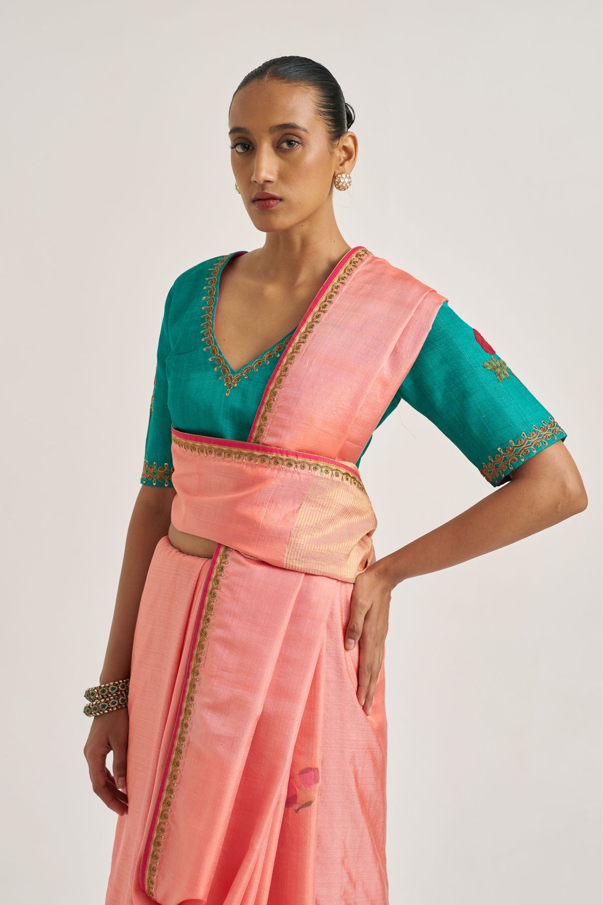 Charvi Peach Saree