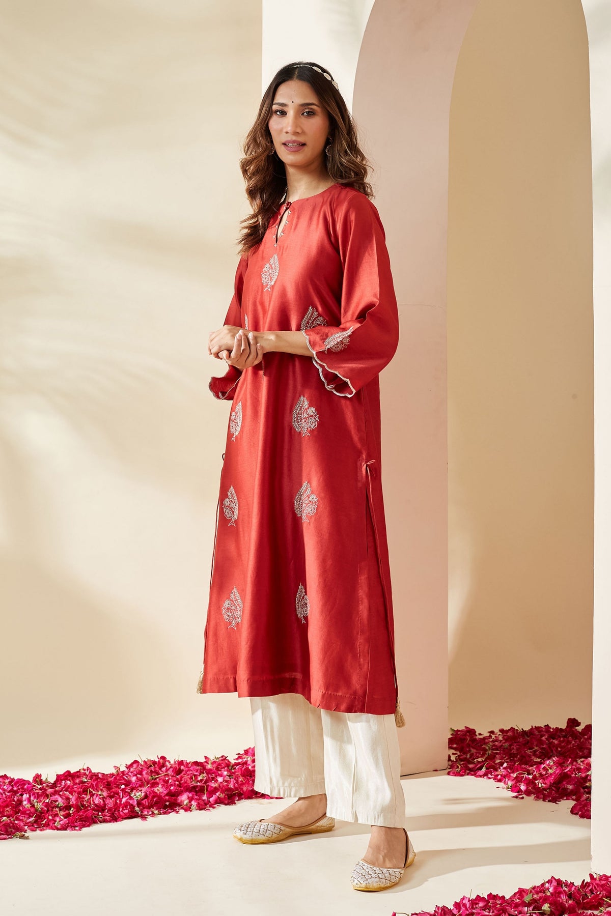Red Dilruba Kurta Set