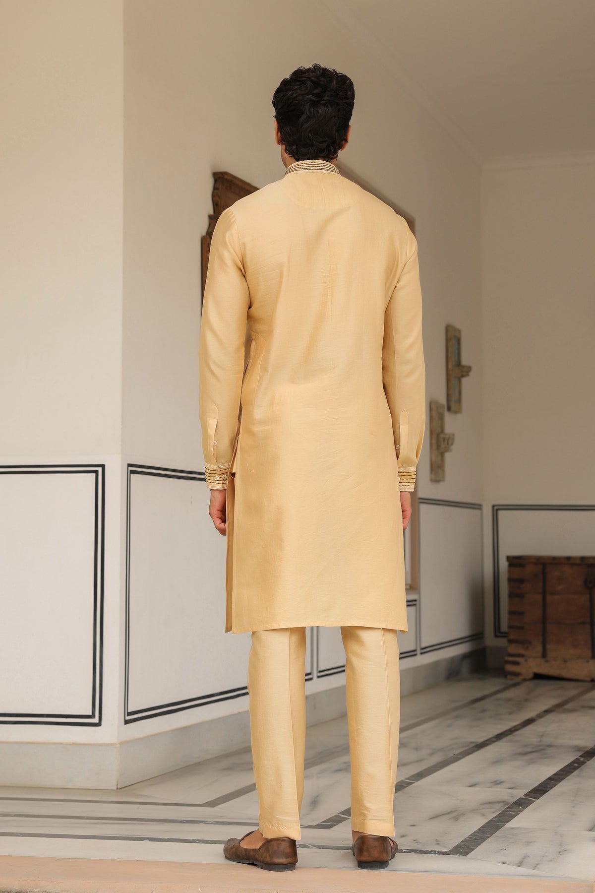 Gulzar Beige Jaal Embroidered Bandi