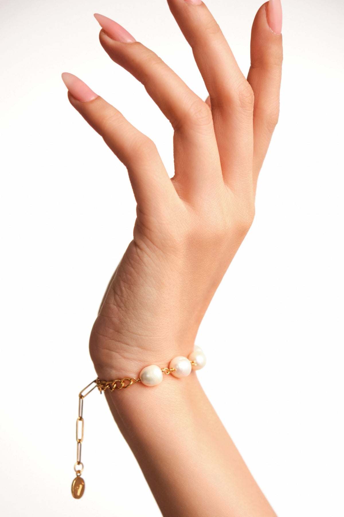 Linked Pearl Bracelet