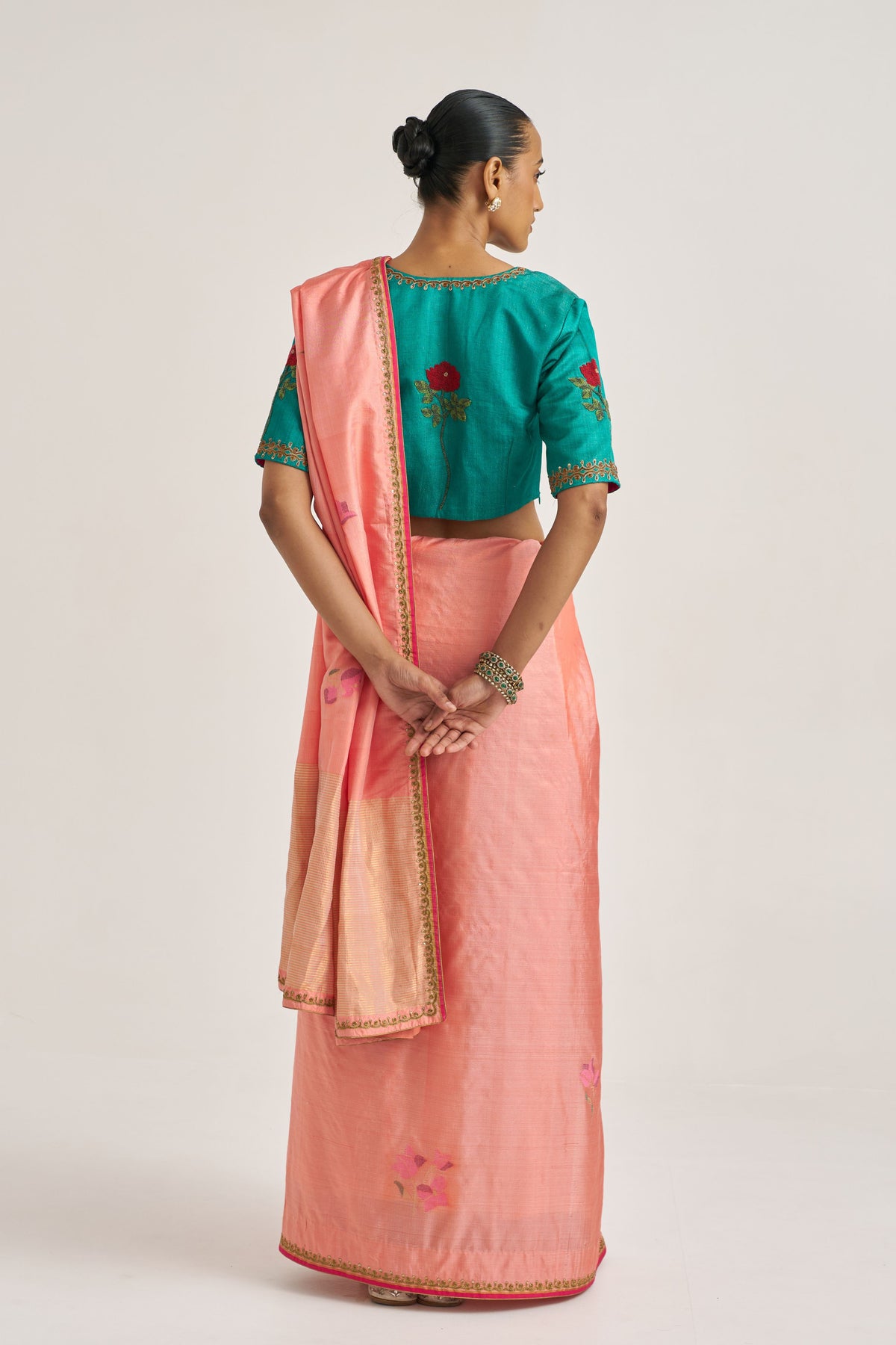 Charvi Peach Saree