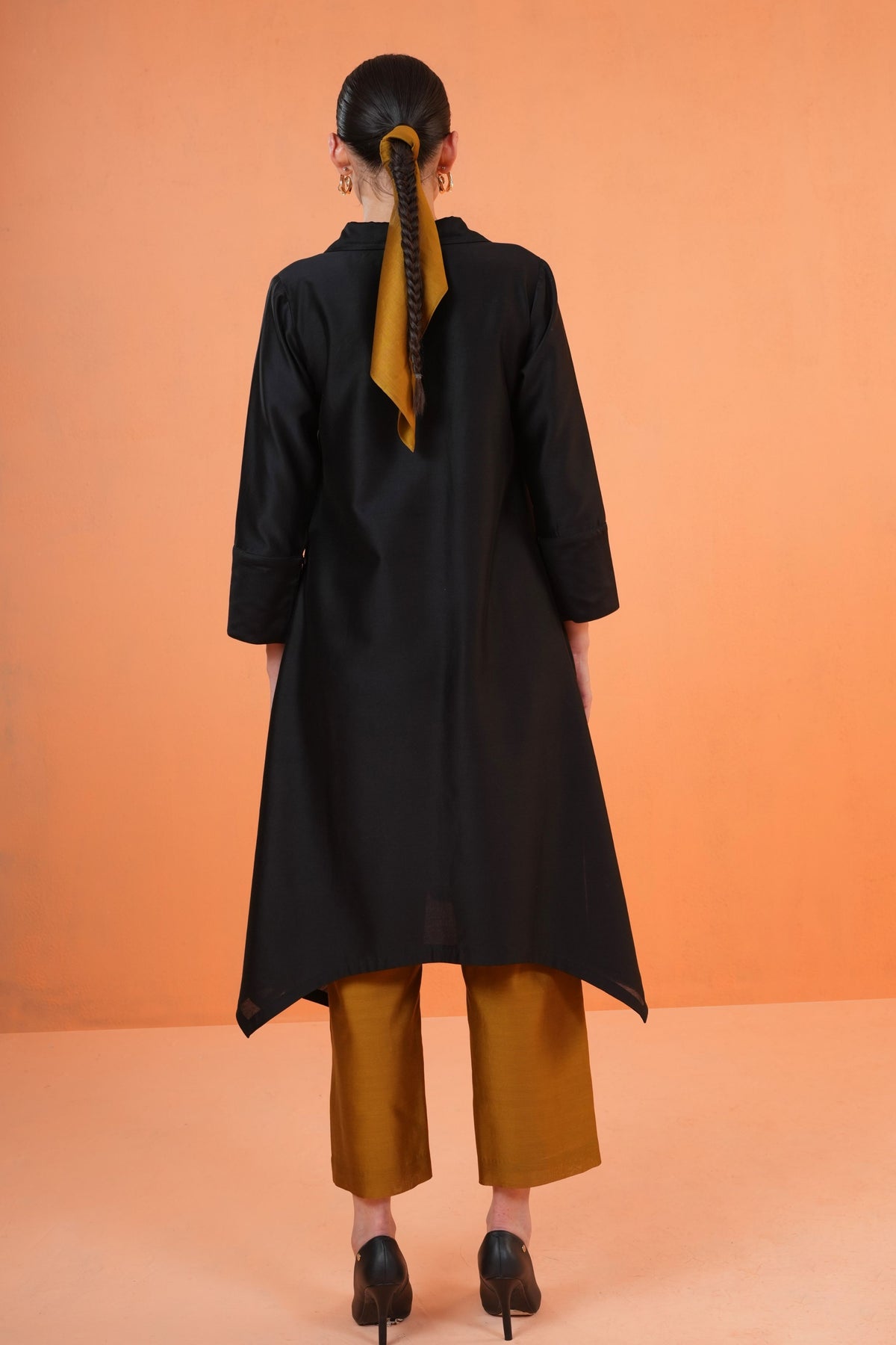 Black Desert Suit Set