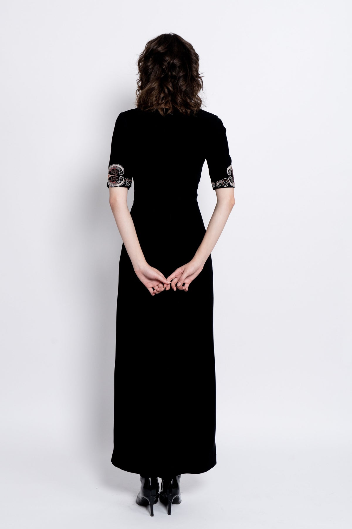Svara Black dress