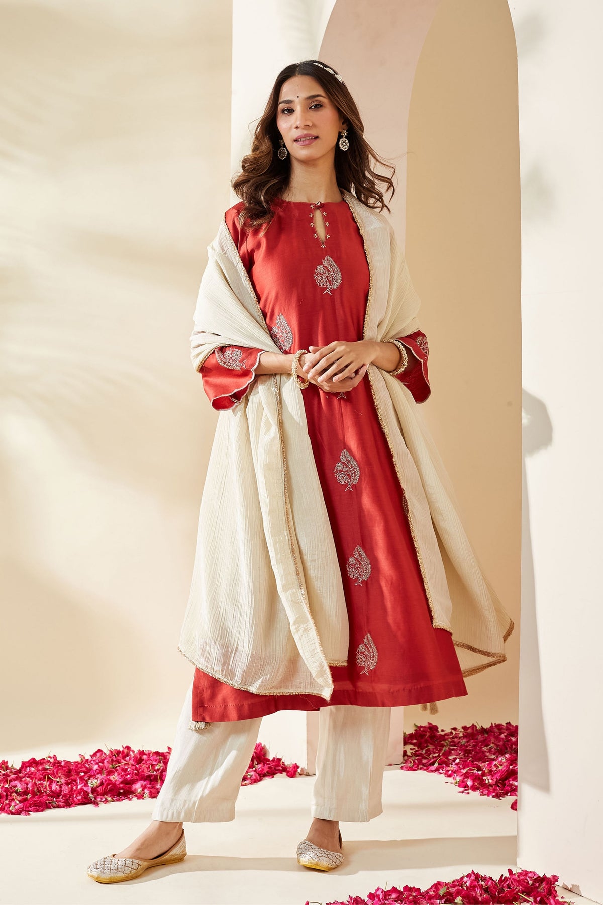 Red Dilruba Kurta Set