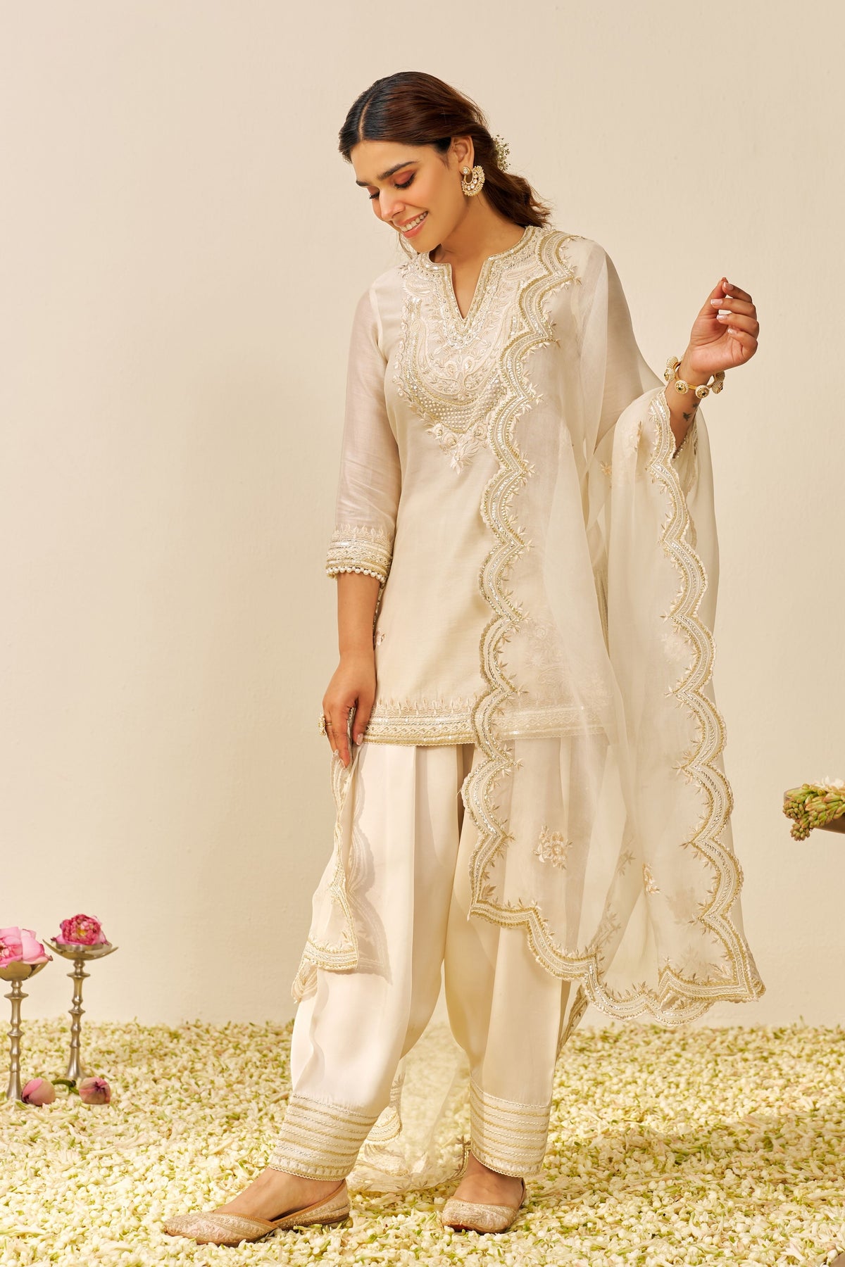 Sara Daisy Ivory Kurta With Salwar