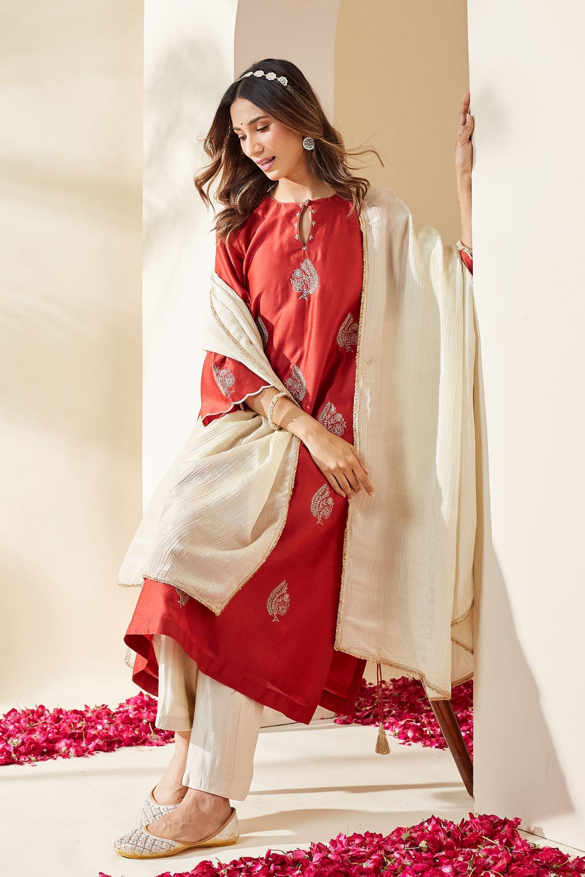 Red Dilruba Kurta Set