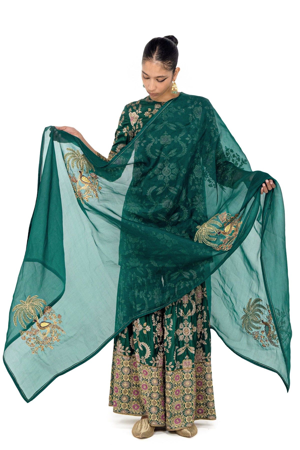 Amdara Acheli Green Kurta And Sharara
