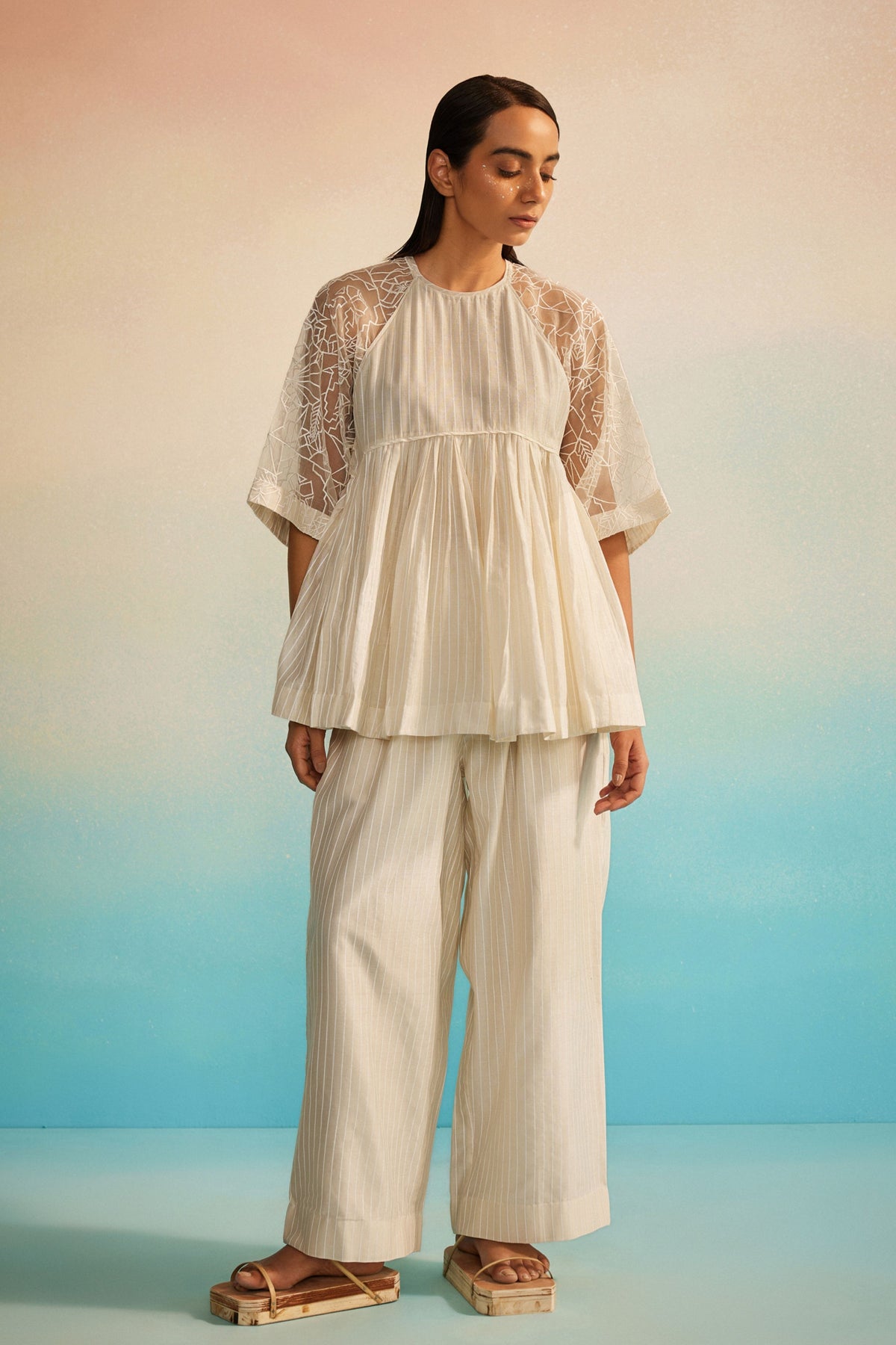 Ami Jaal Raglan Top
