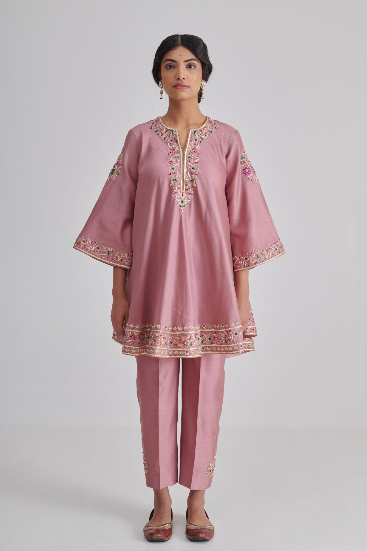 Naveli Kurta Set