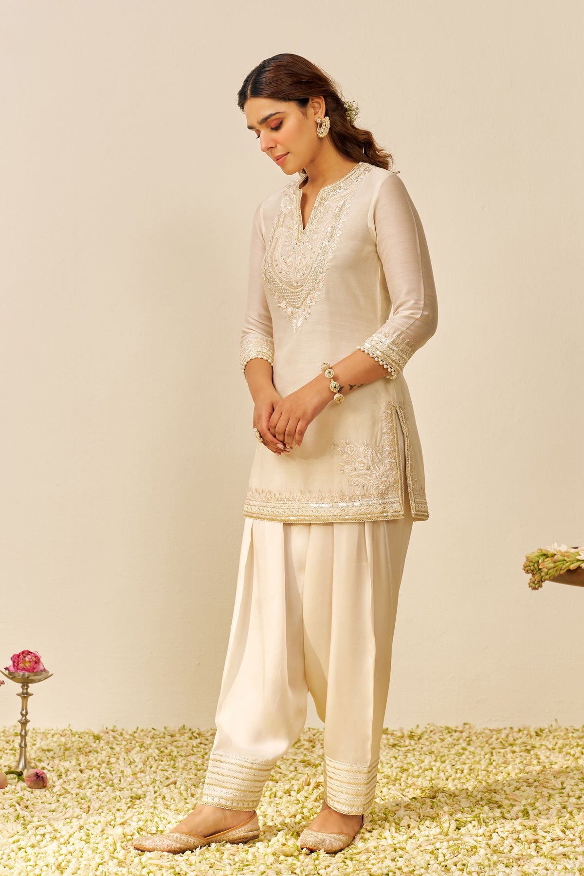 Sara Daisy Ivory Kurta Set