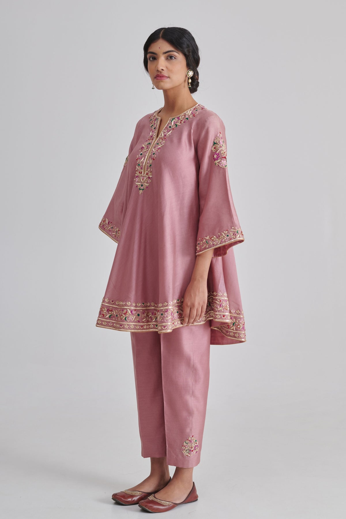Naveli Kurta Set